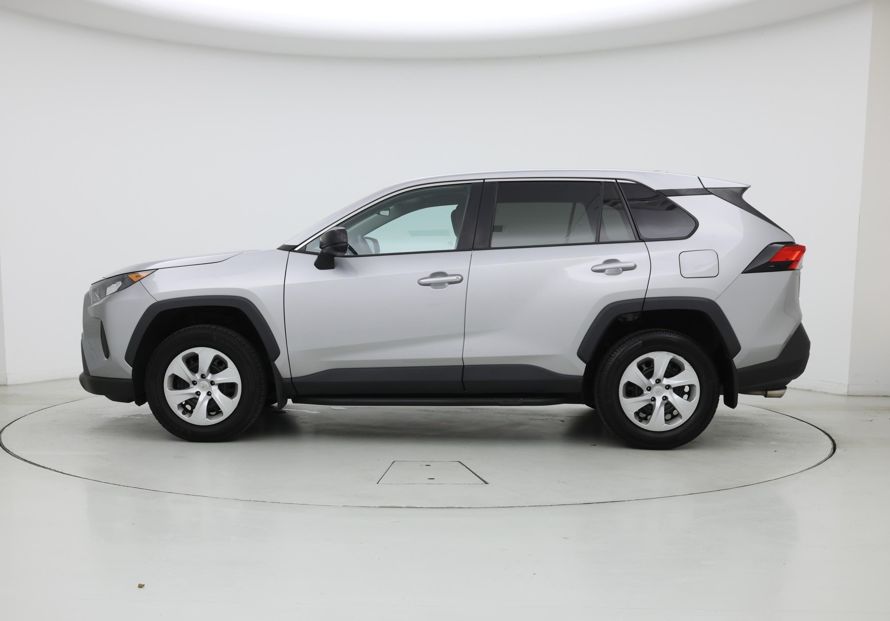 Thumbnail: 2022 Toyota RAV4 - 3