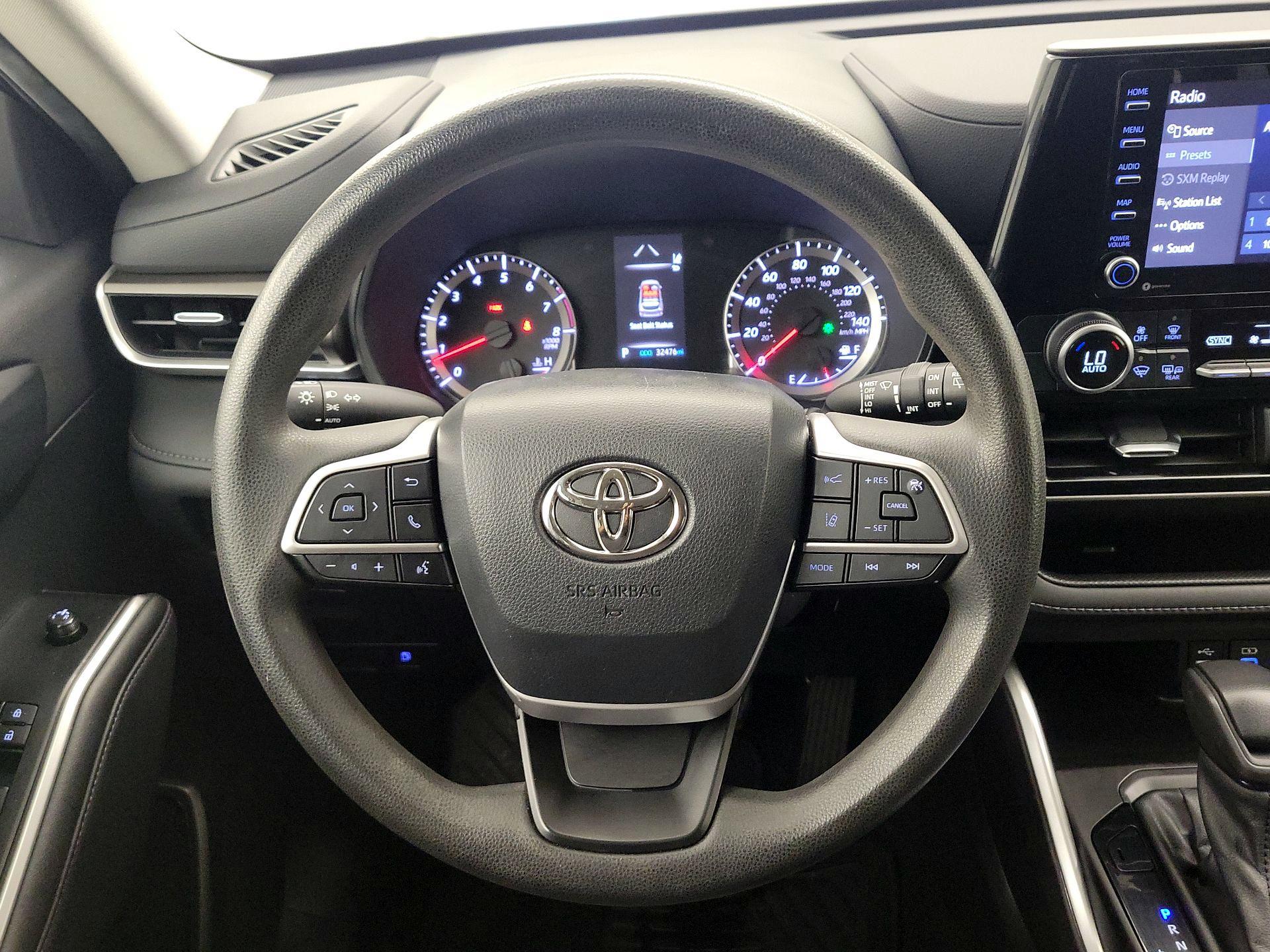 Thumbnail: 2022 Toyota Highlander - 10