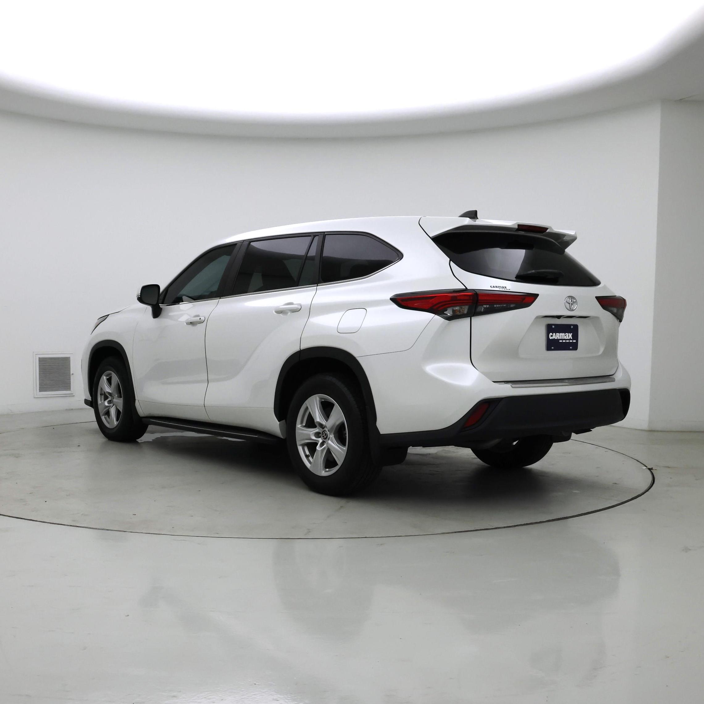 Thumbnail: 2023 Toyota Highlander - 2