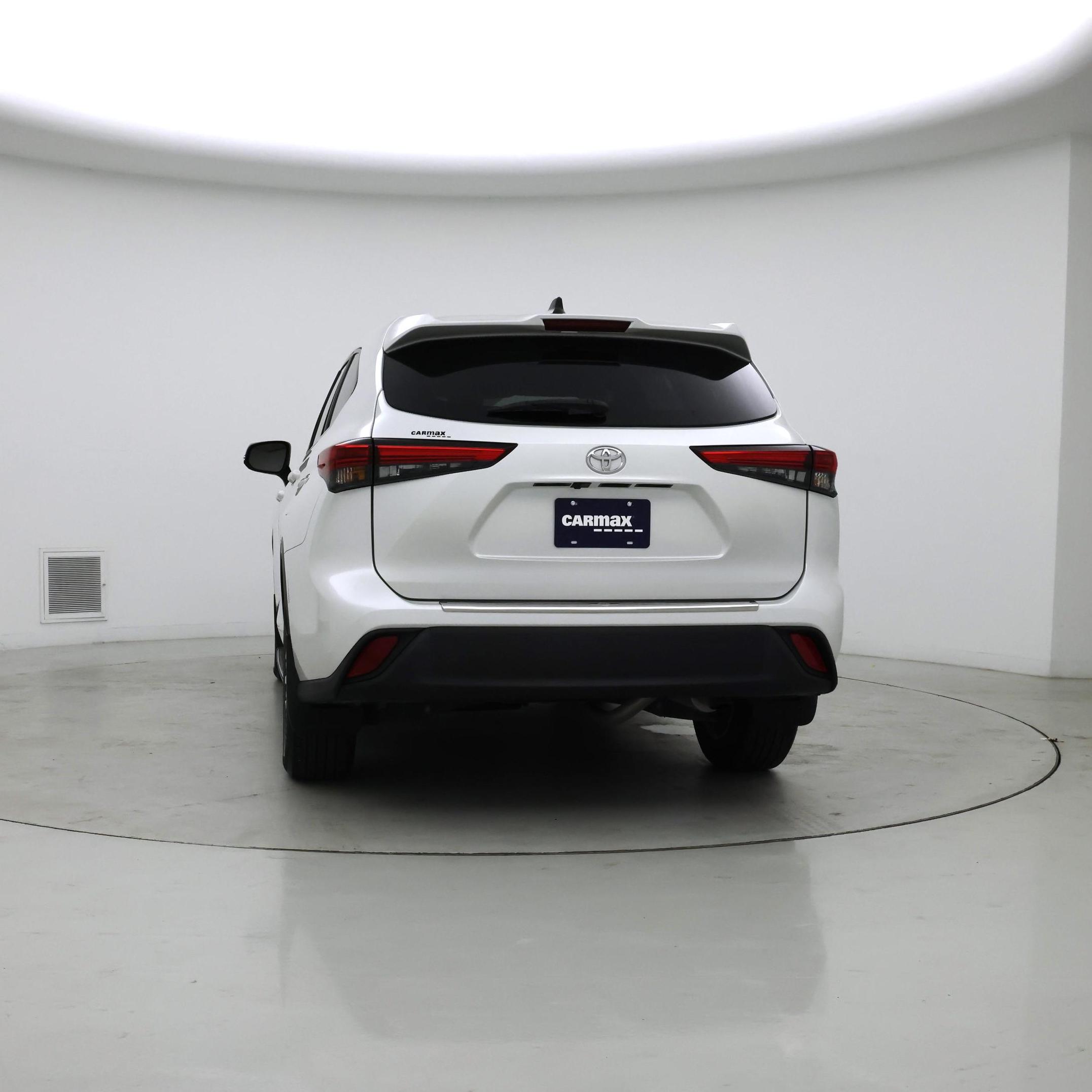 Thumbnail: 2023 Toyota Highlander - 6