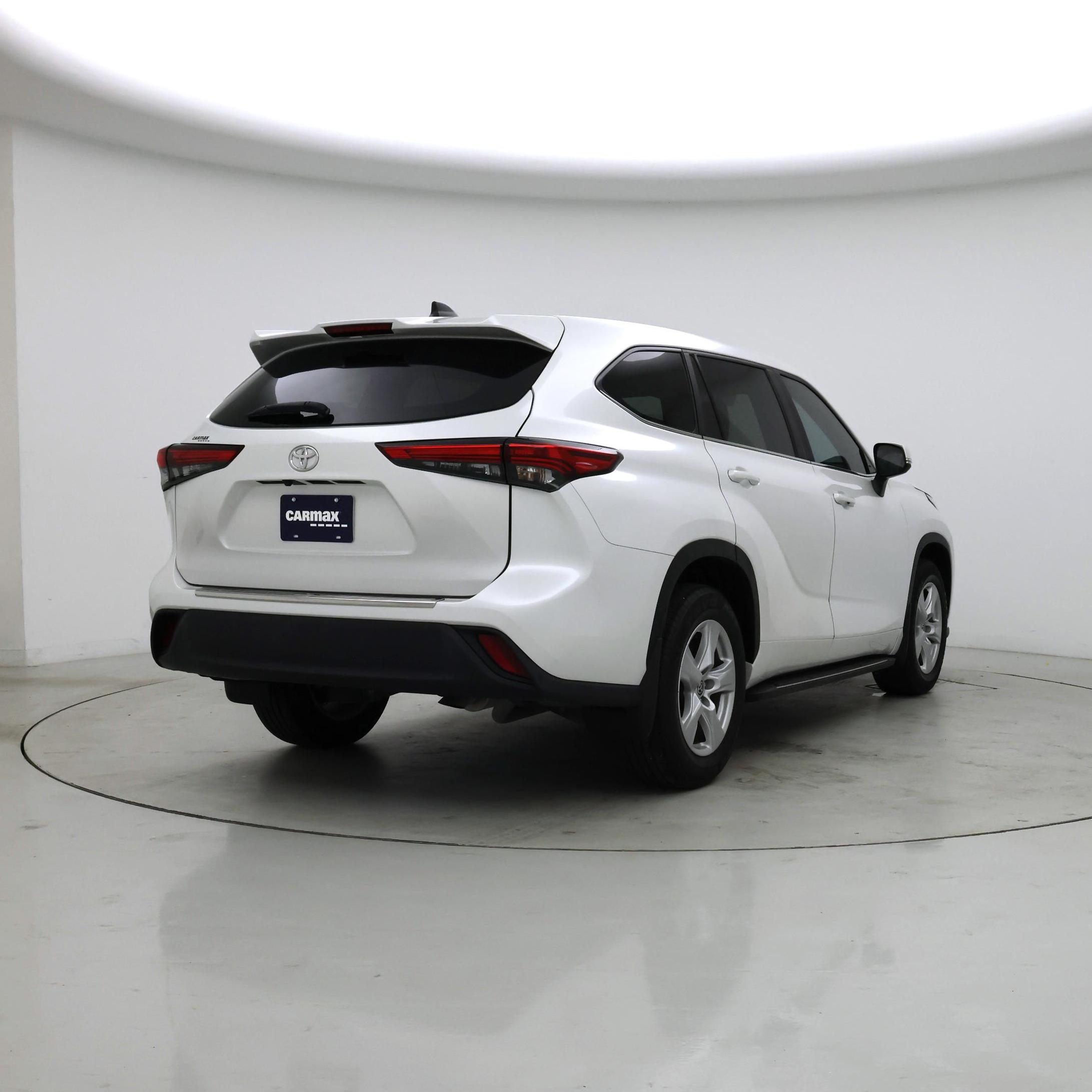 Thumbnail: 2023 Toyota Highlander - 8