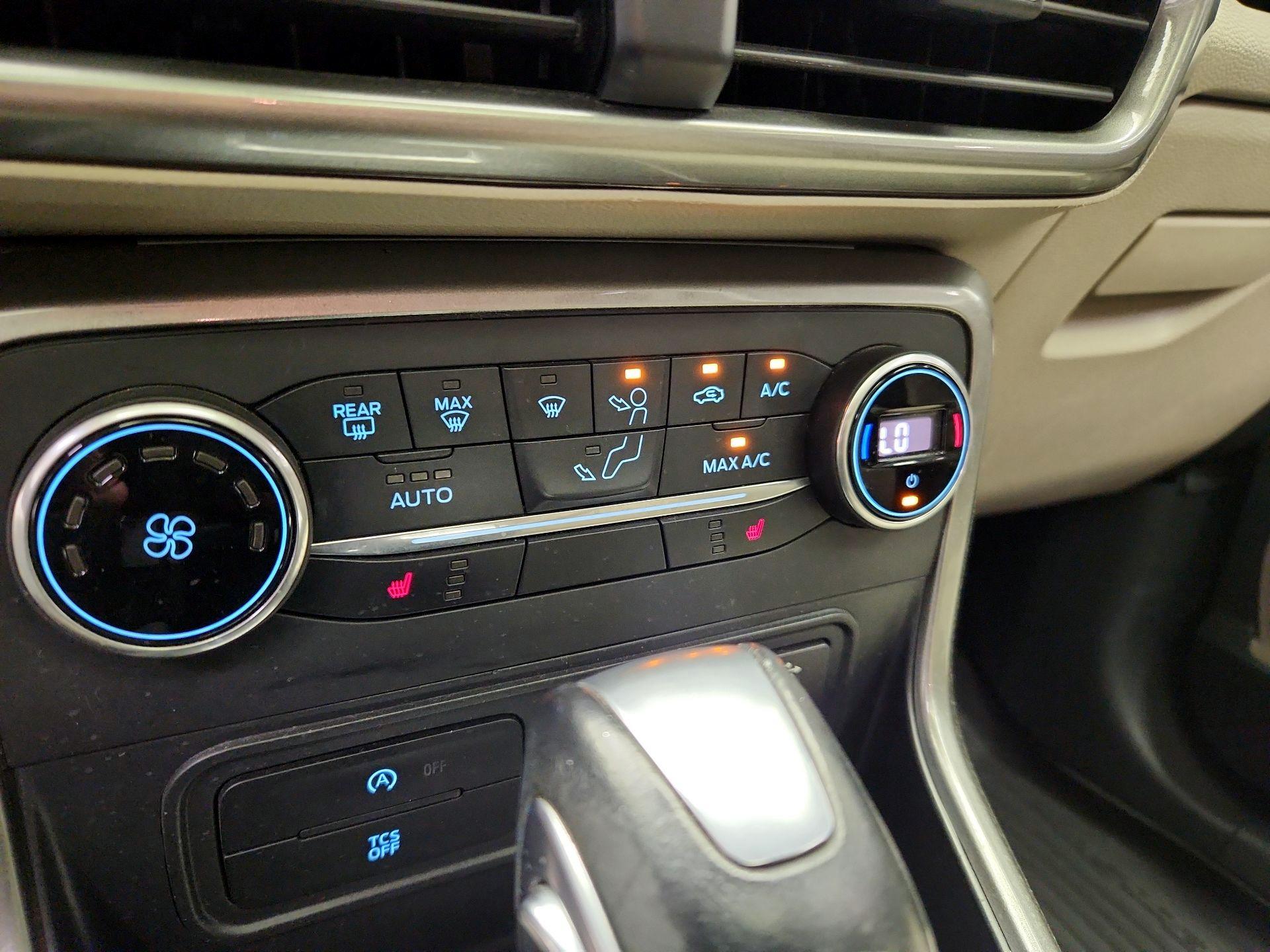 Thumbnail: 2018 Ford EcoSport - 16