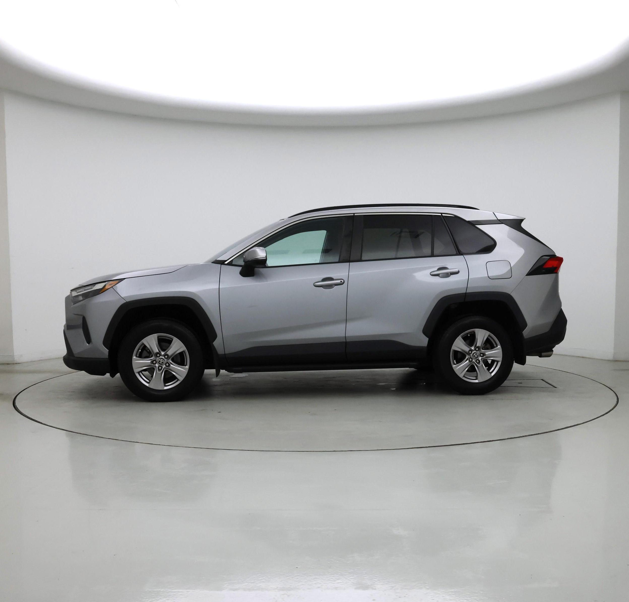 Thumbnail: 2022 Toyota RAV4 - 3