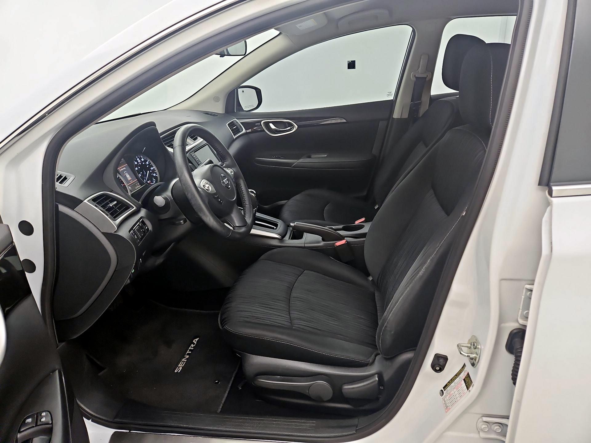 Thumbnail: 2019 Nissan Sentra - 11