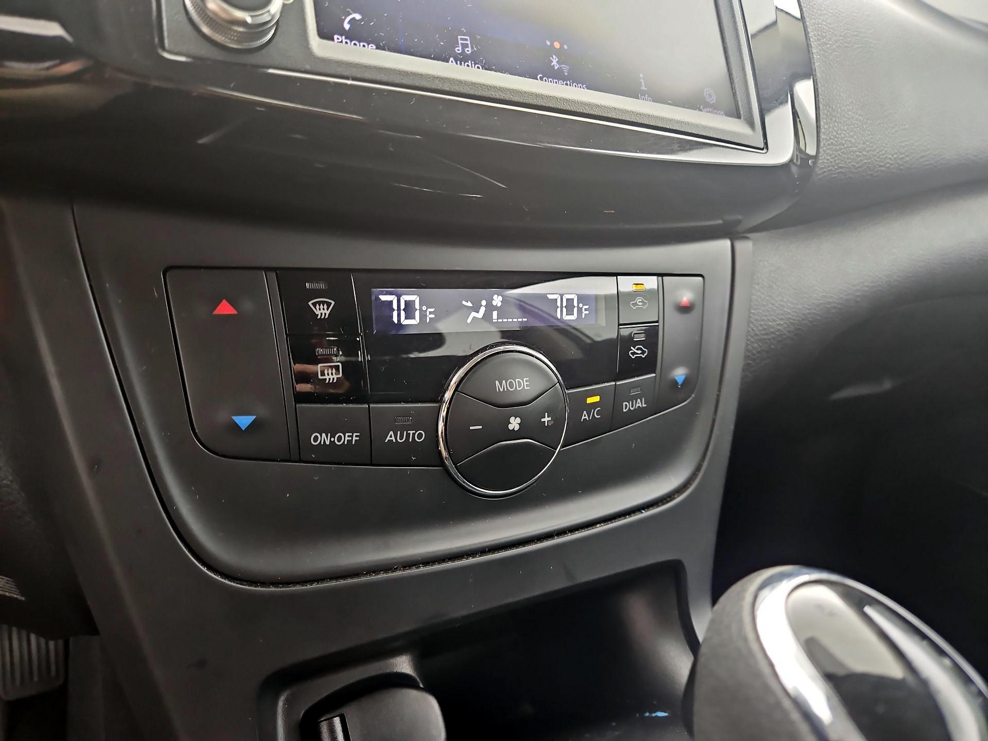 Thumbnail: 2019 Nissan Sentra - 16
