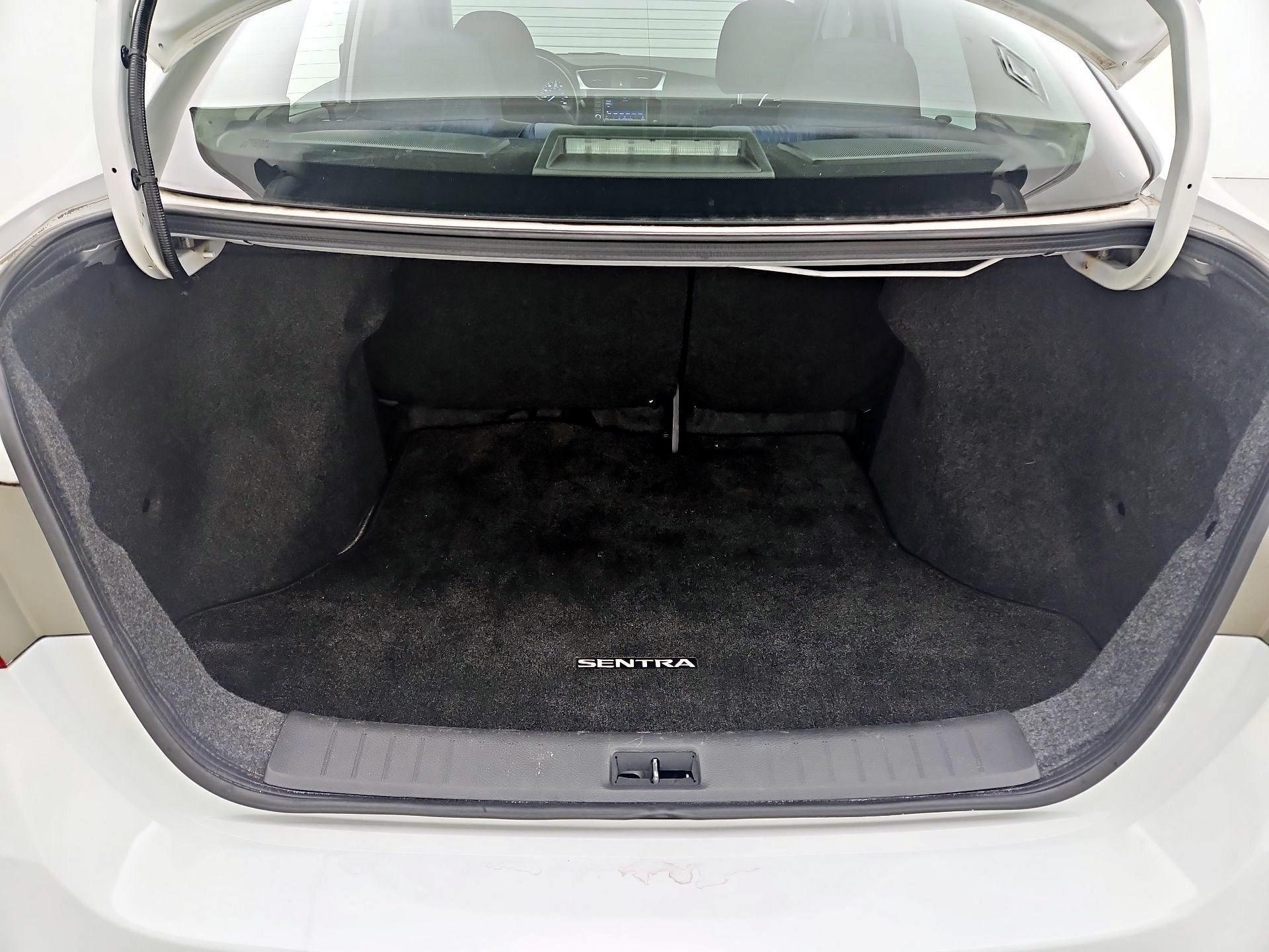 Thumbnail: 2019 Nissan Sentra - 20