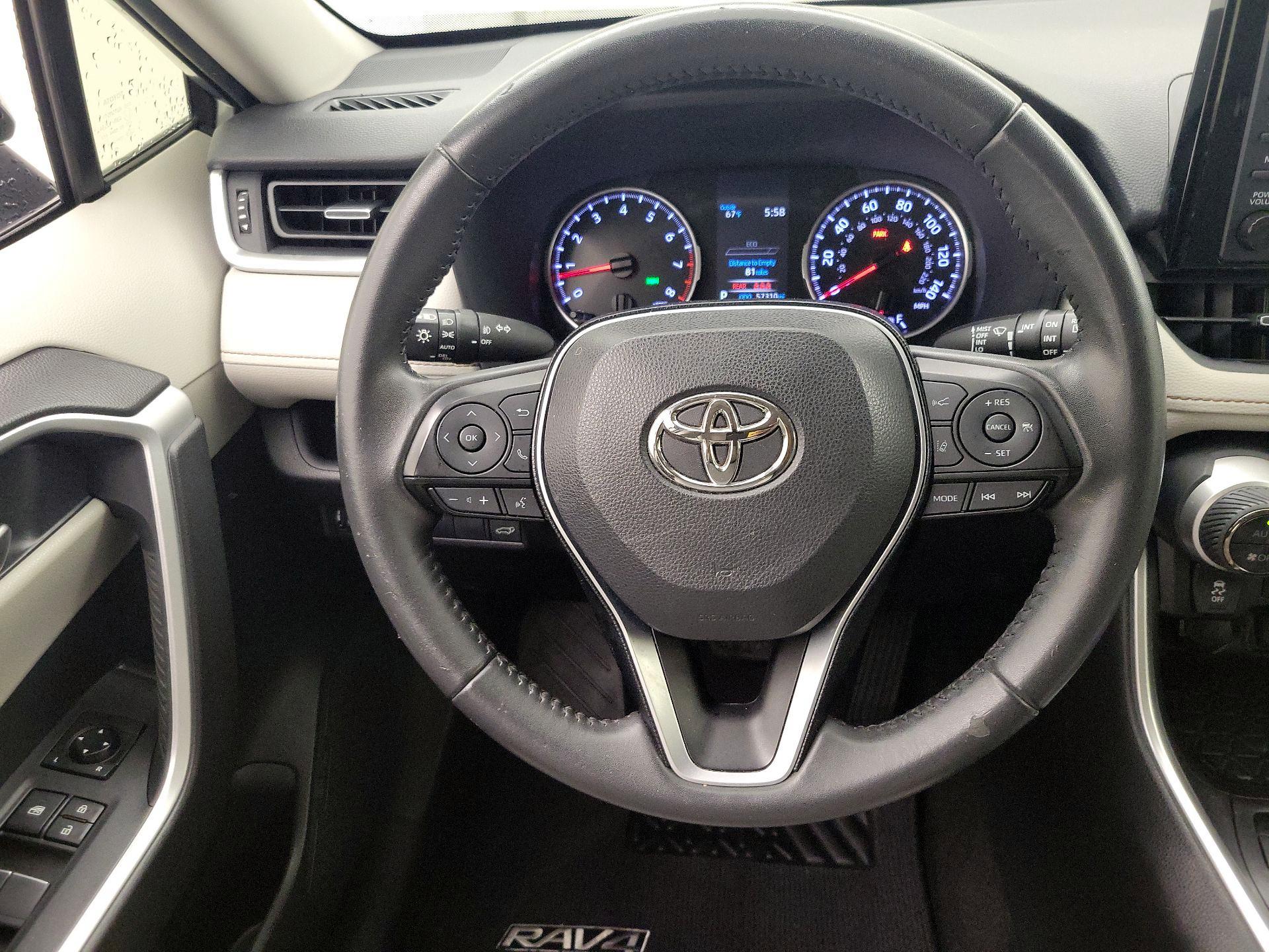 Thumbnail: 2021 Toyota RAV4 - 10