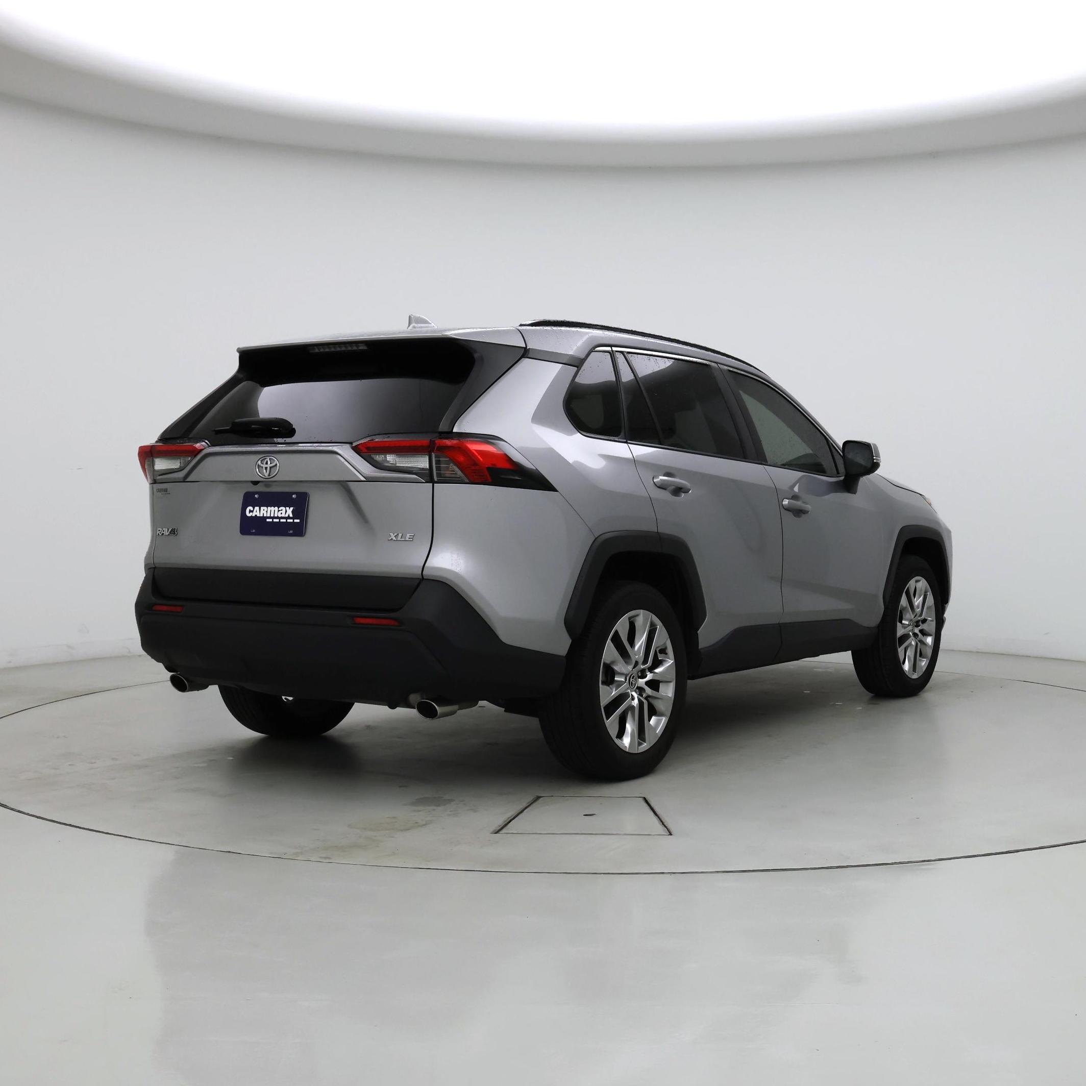 Thumbnail: 2021 Toyota RAV4 - 8