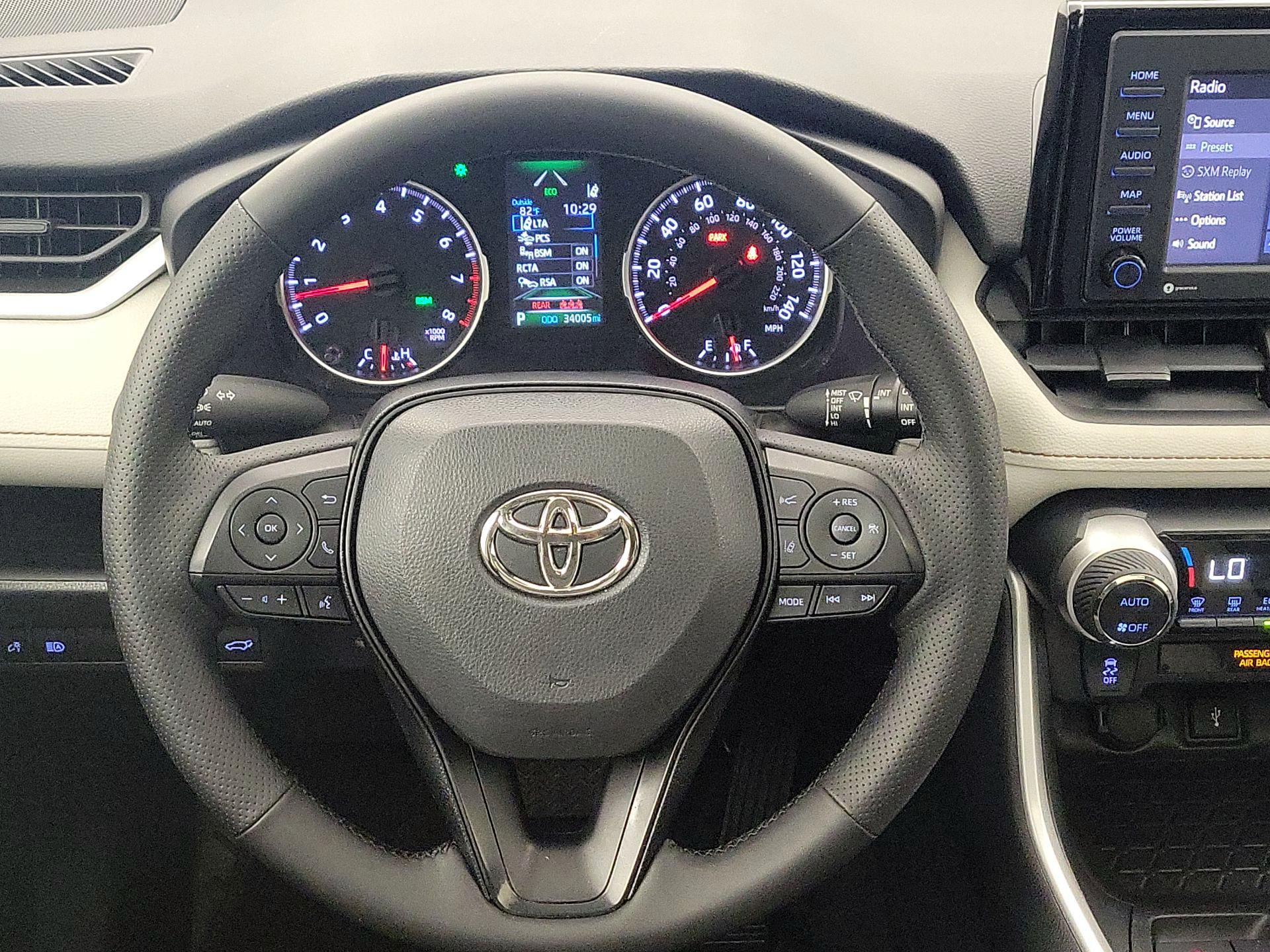 Thumbnail: 2022 Toyota RAV4 - 10