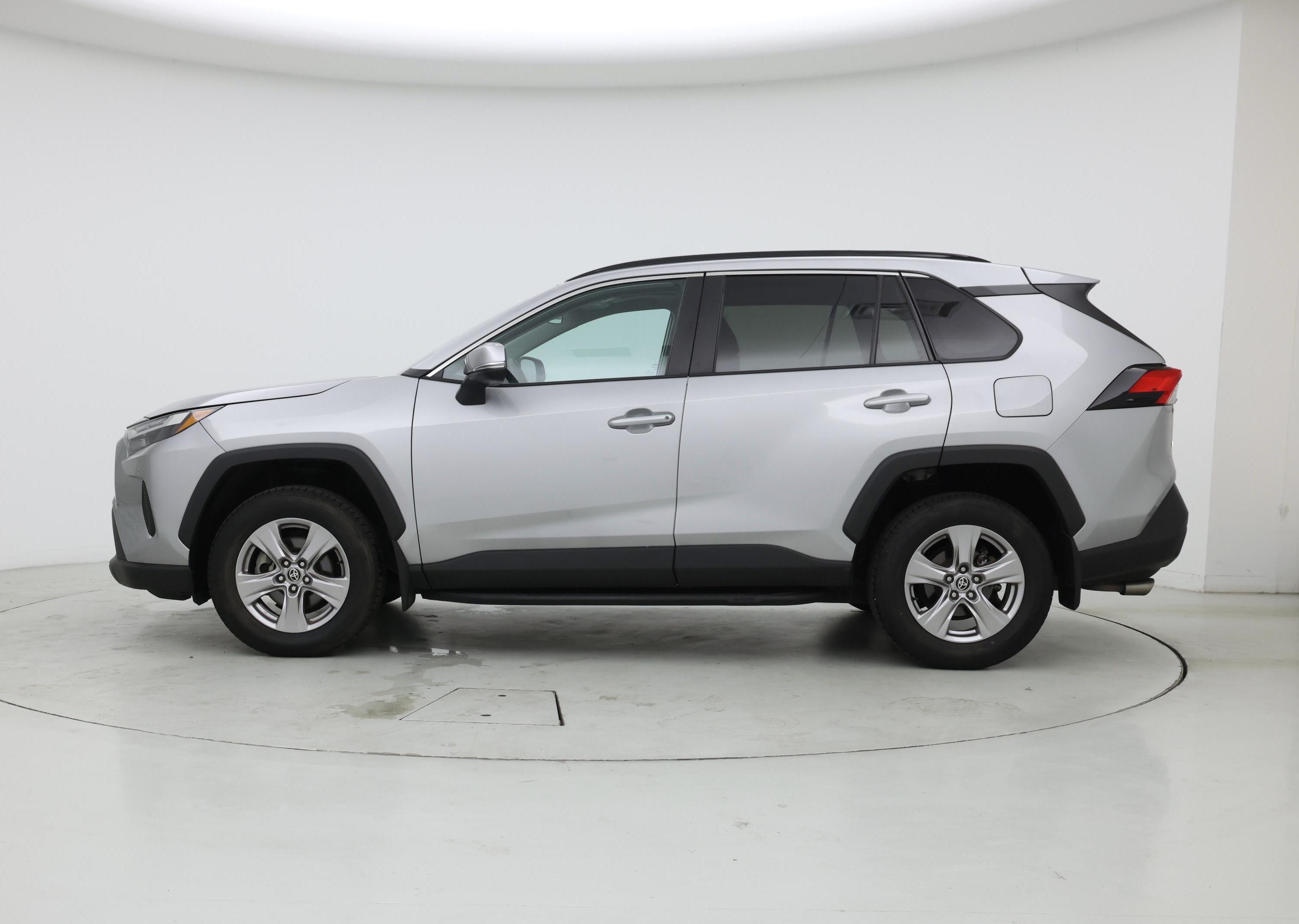 Thumbnail: 2022 Toyota RAV4 - 3