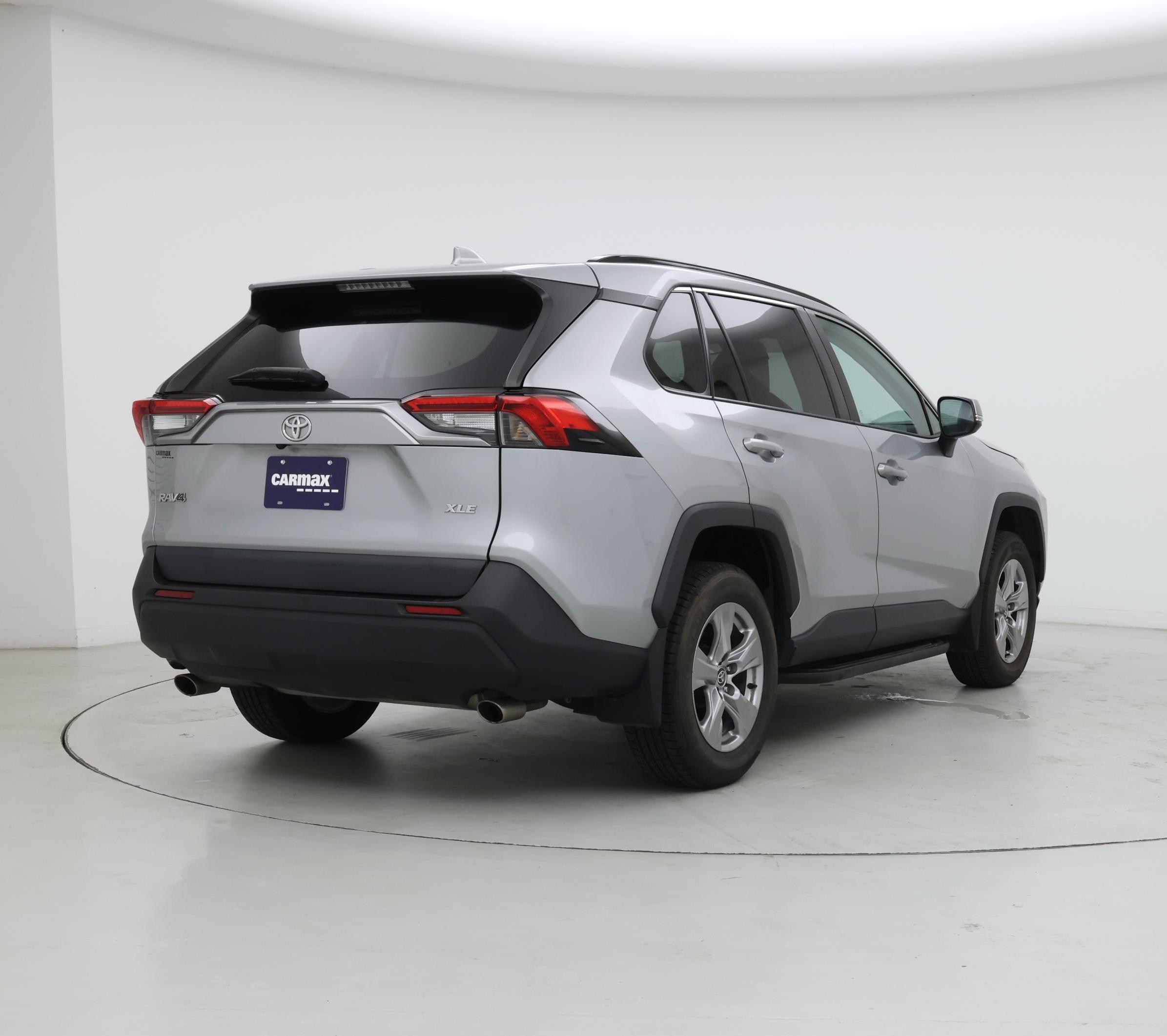 Thumbnail: 2022 Toyota RAV4 - 8