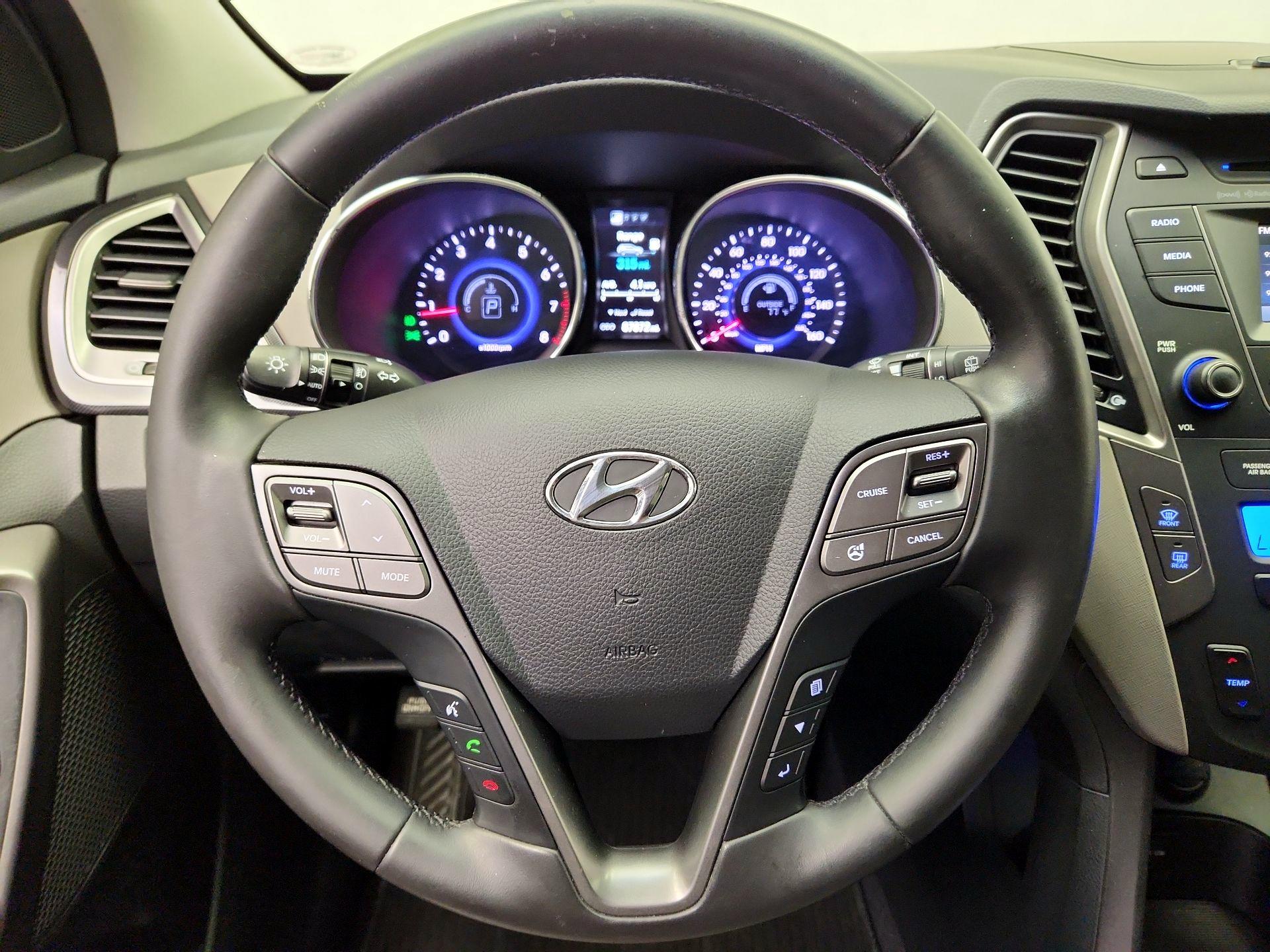 Thumbnail: 2013 Hyundai Santa Fe - 10