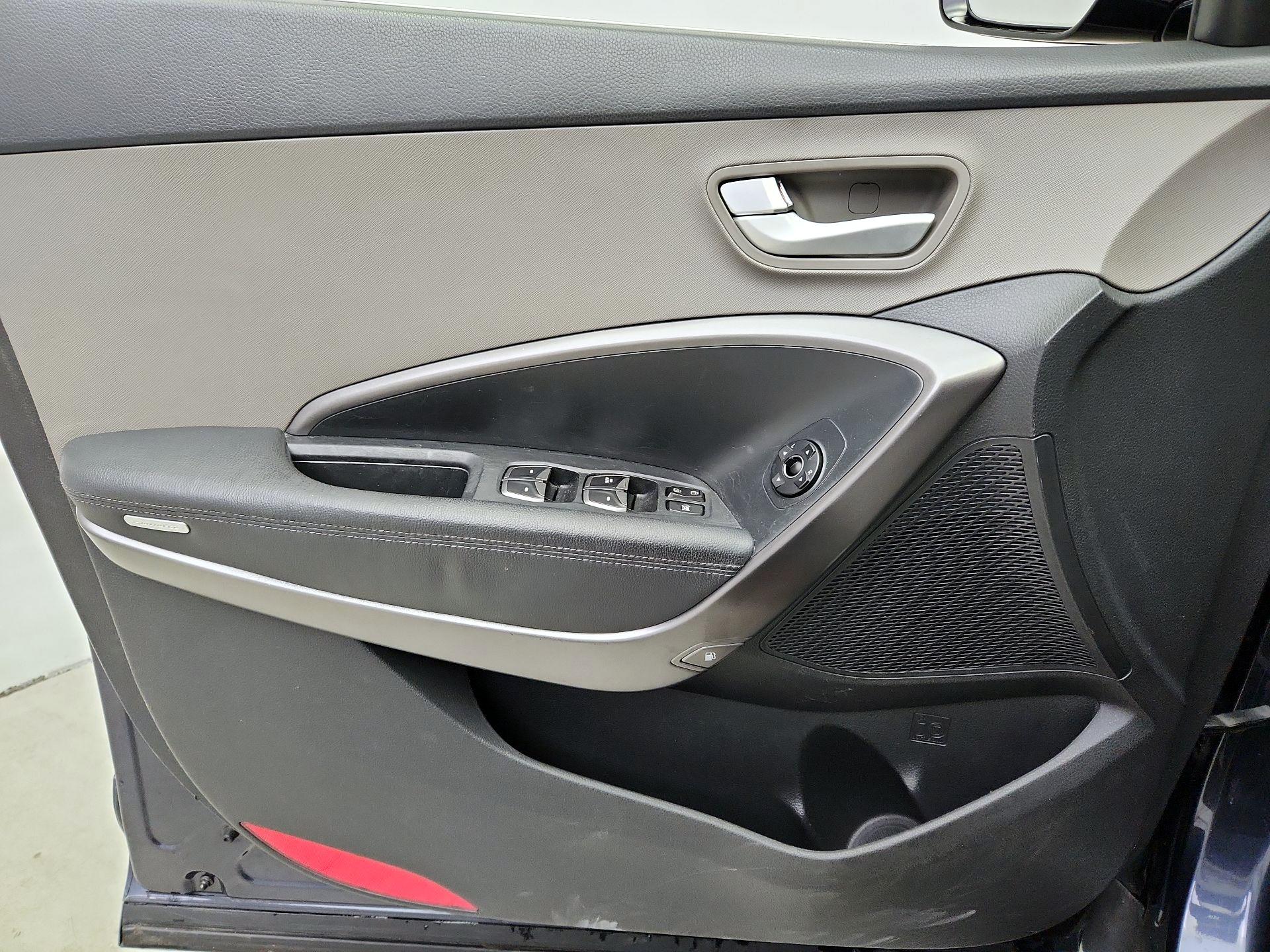 Thumbnail: 2013 Hyundai Santa Fe - 12
