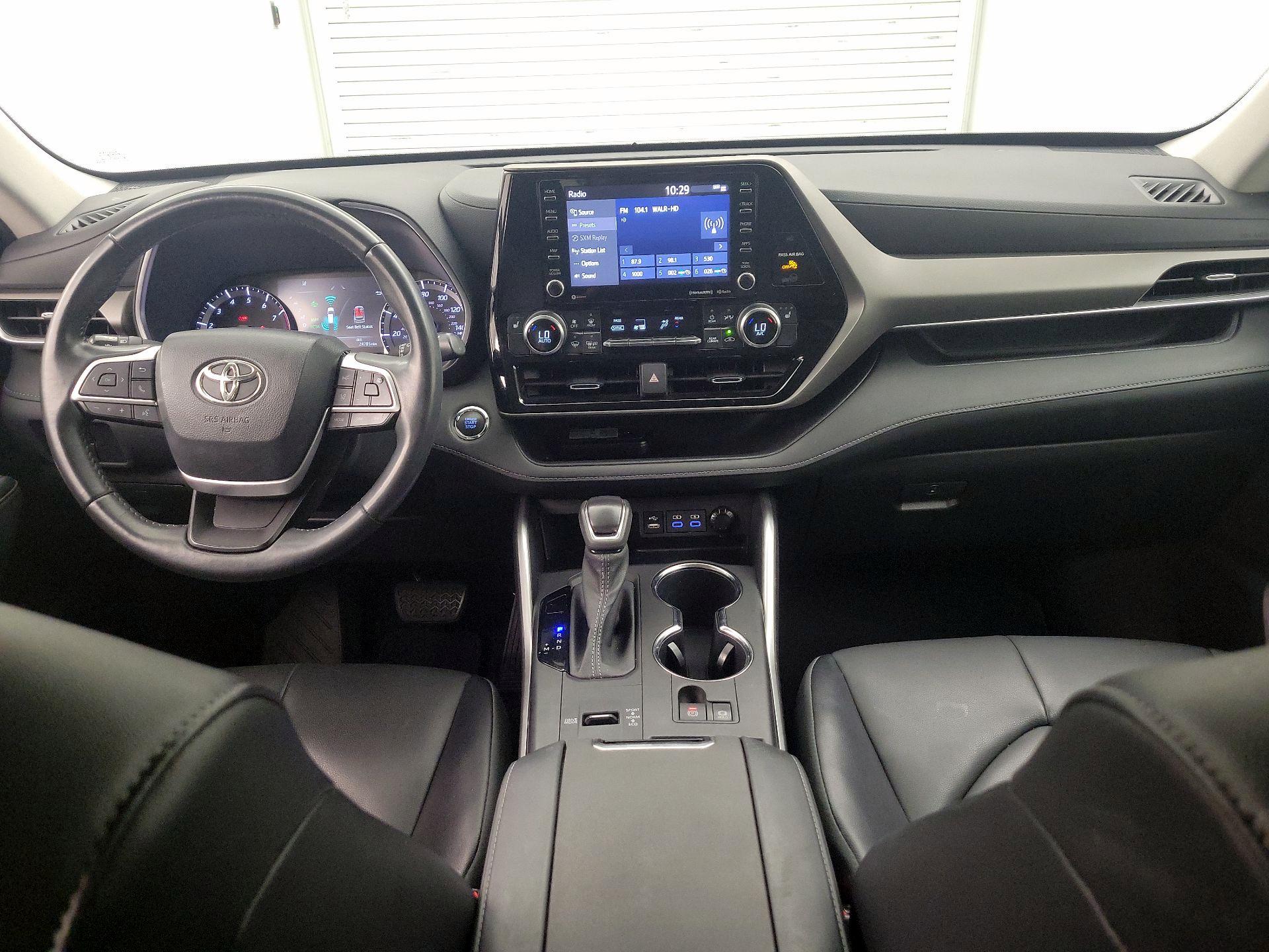 Thumbnail: 2022 Toyota Highlander - 9