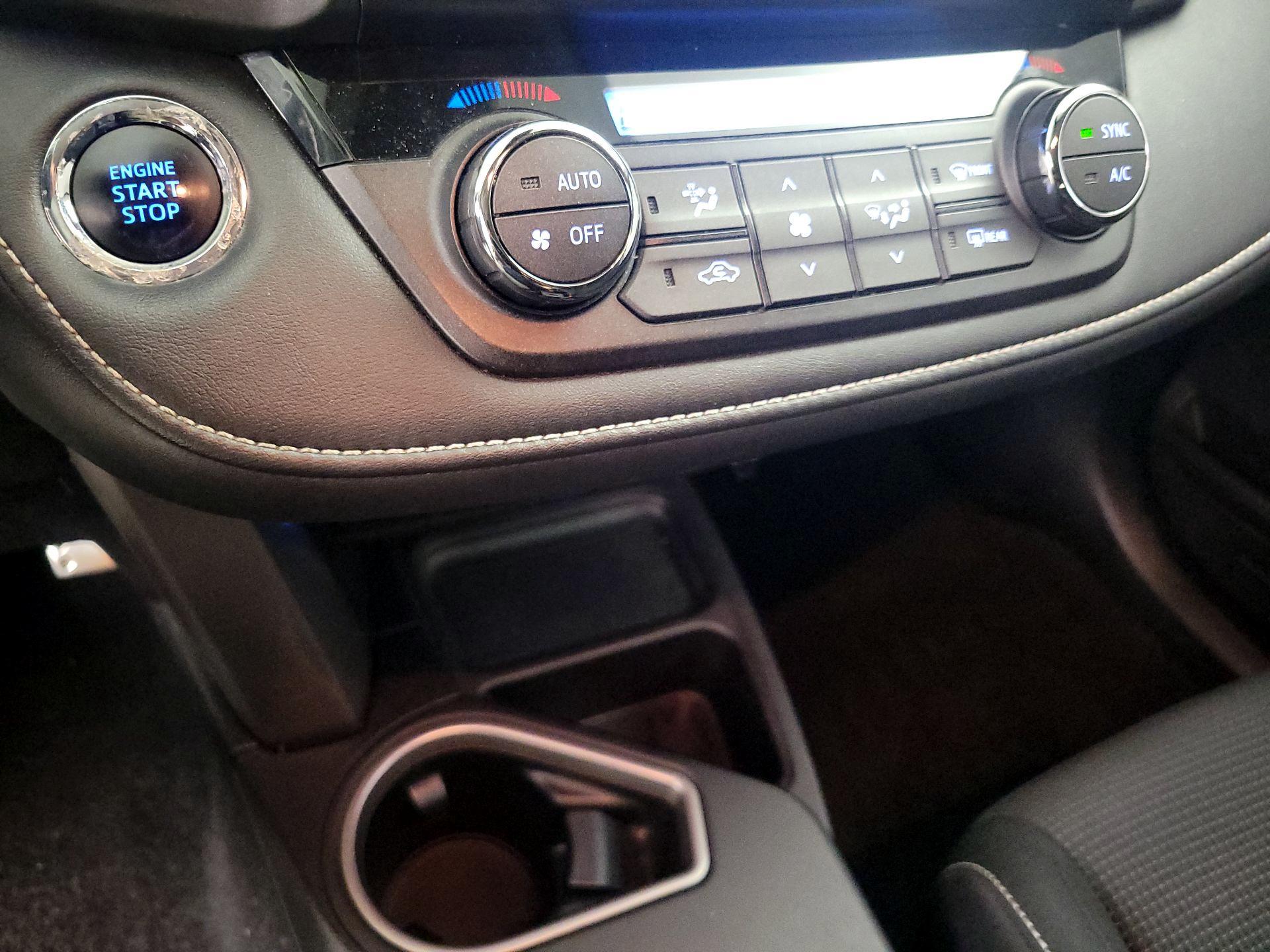 Thumbnail: 2017 Toyota RAV4 - 16