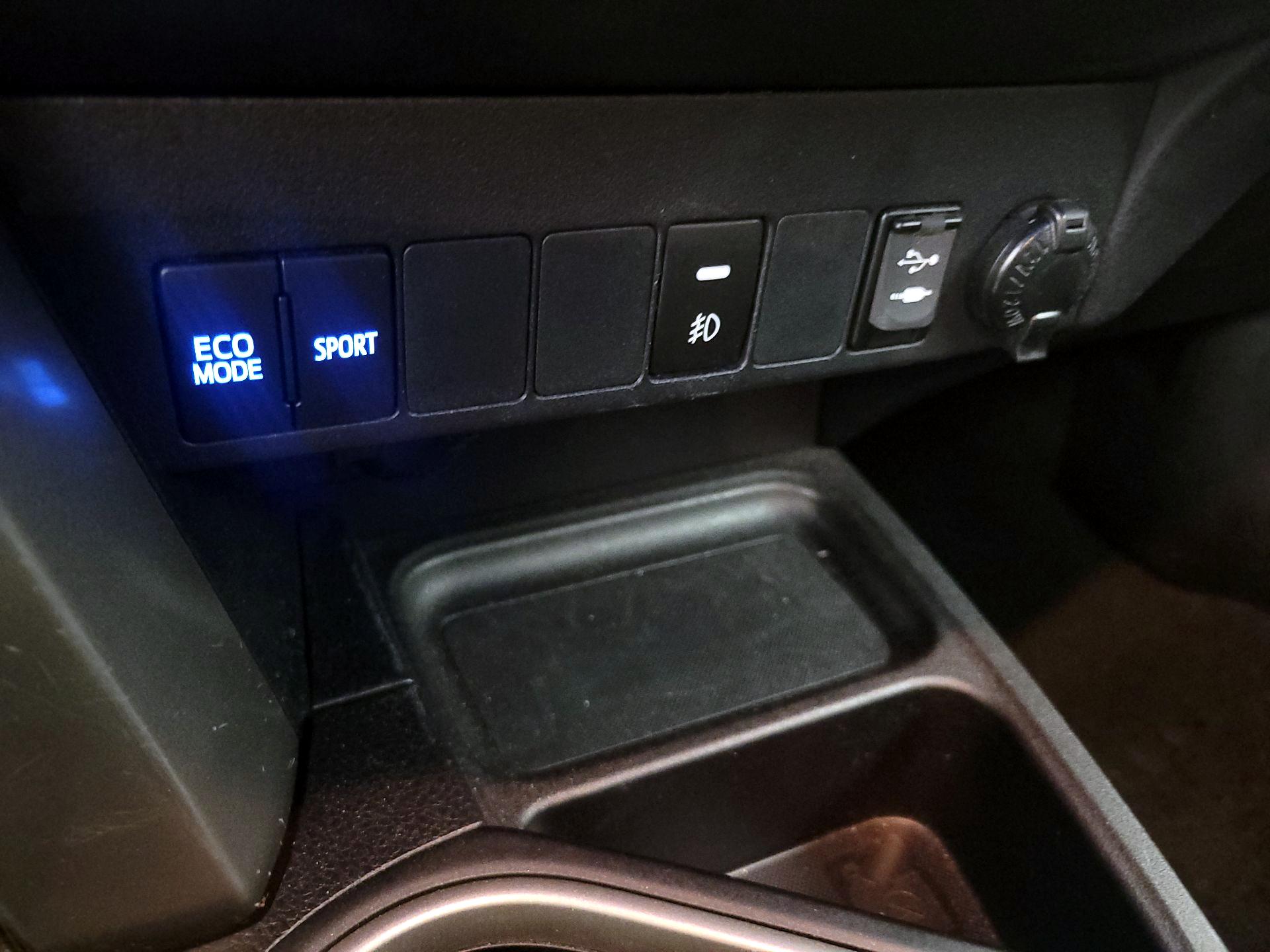 Thumbnail: 2017 Toyota RAV4 - 18