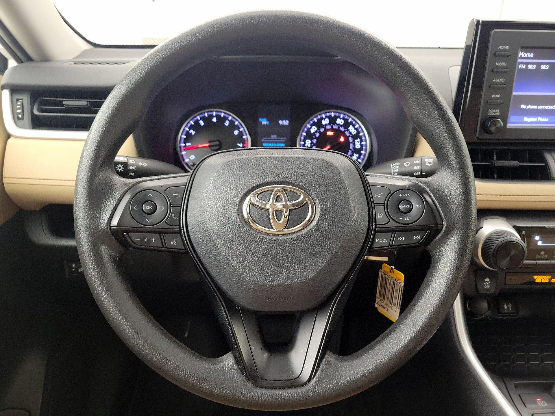 Thumbnail: 2019 Toyota RAV4 - 10