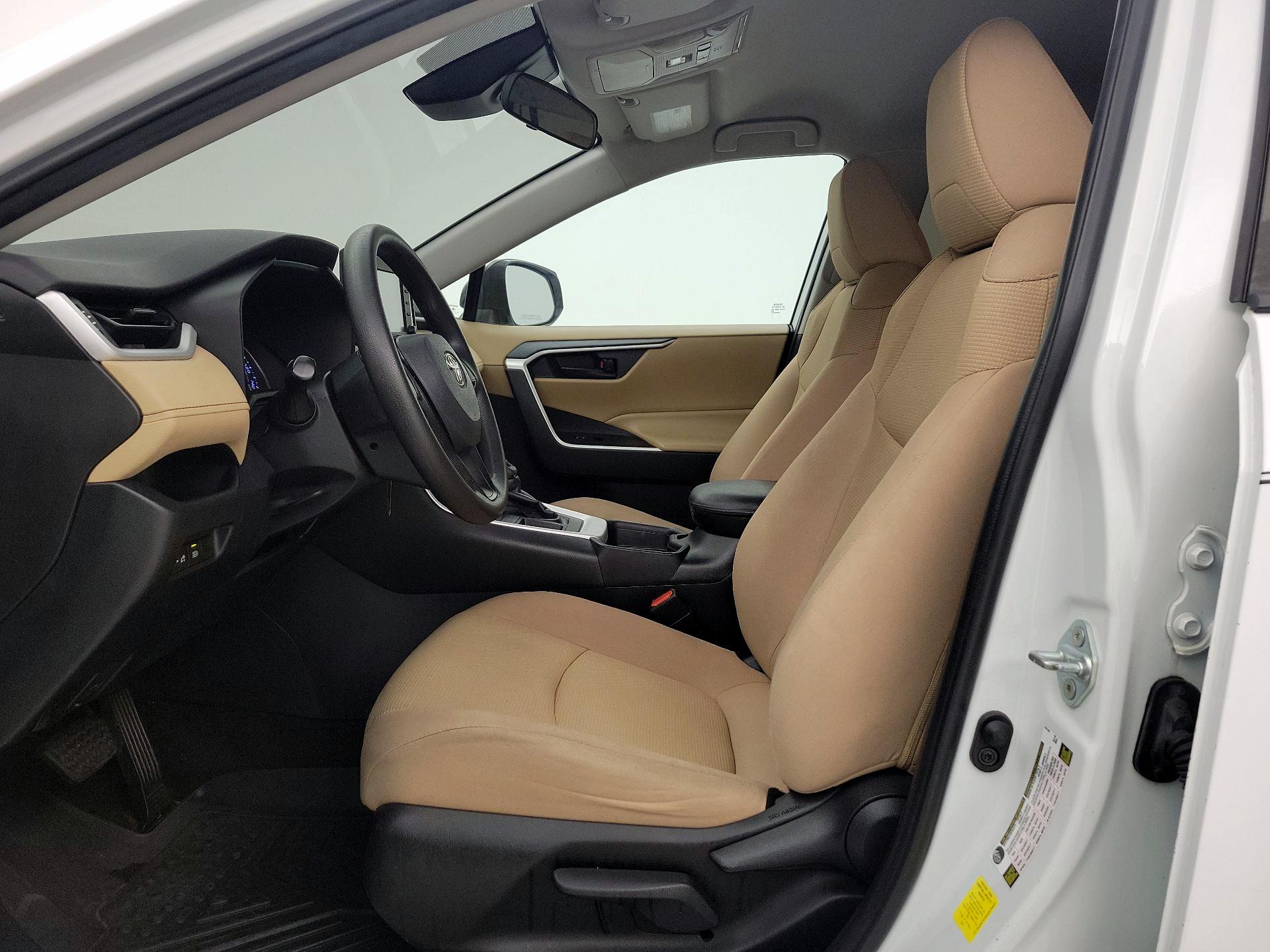 Thumbnail: 2019 Toyota RAV4 - 11