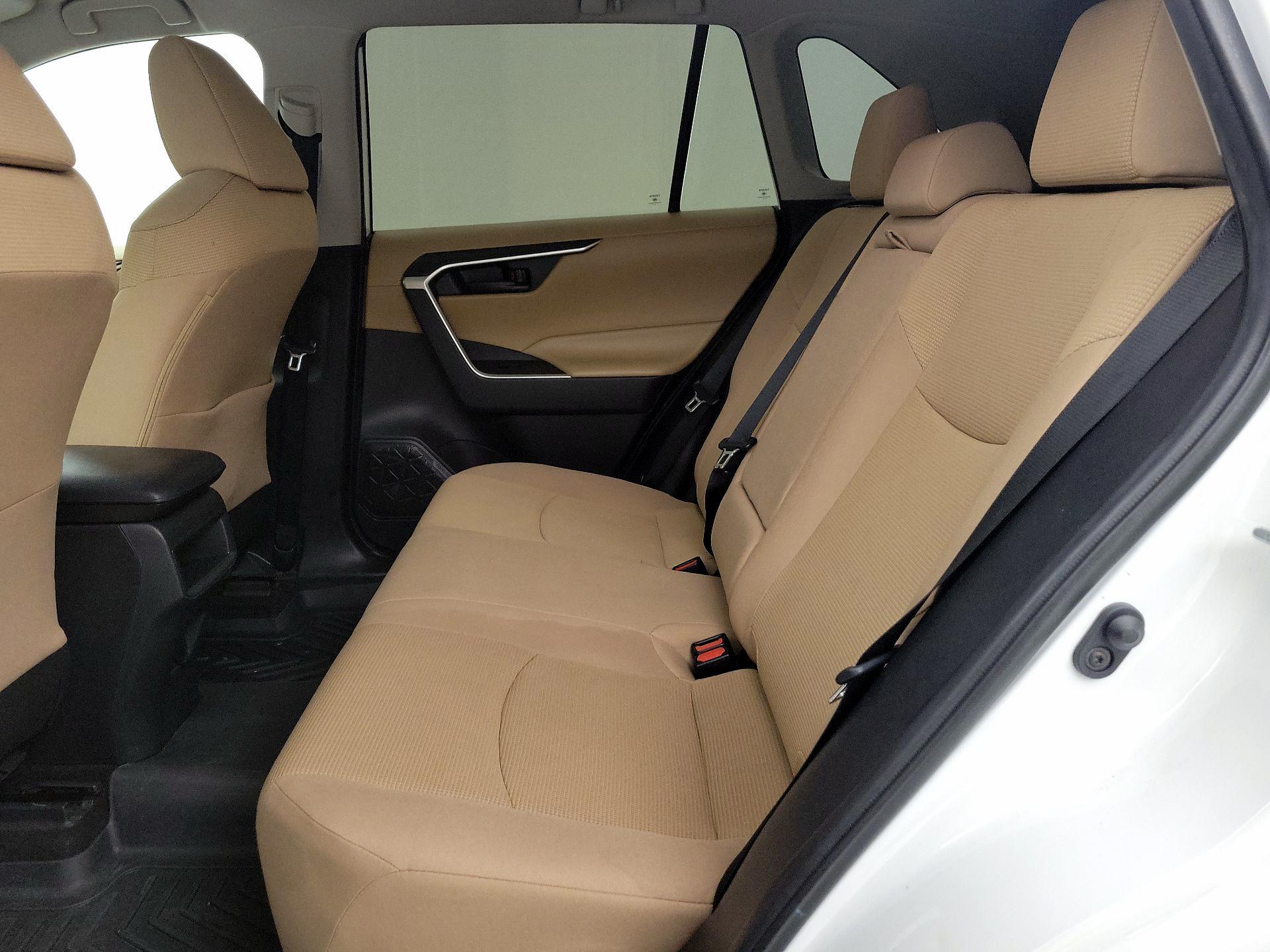Thumbnail: 2019 Toyota RAV4 - 19
