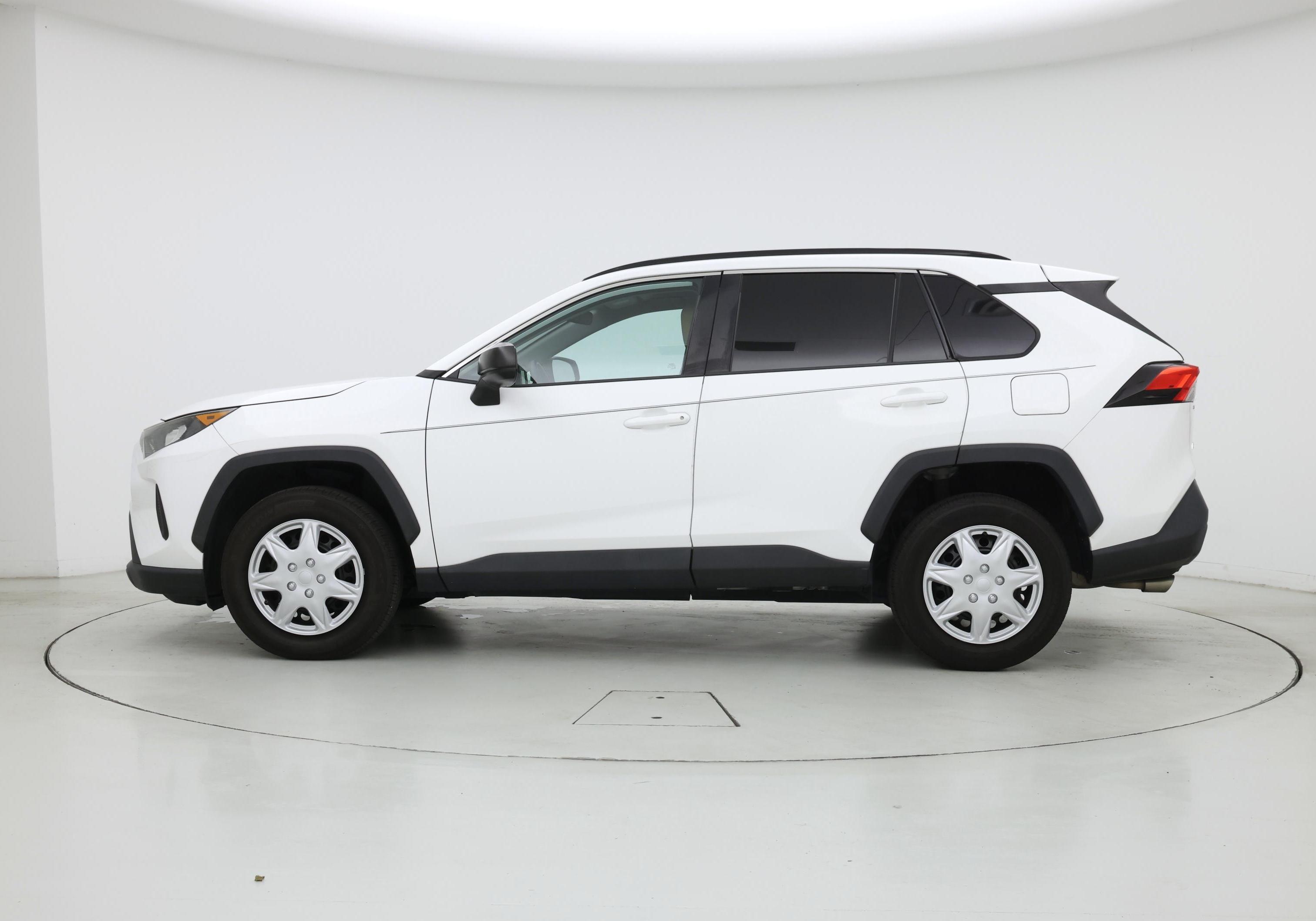 Thumbnail: 2019 Toyota RAV4 - 3