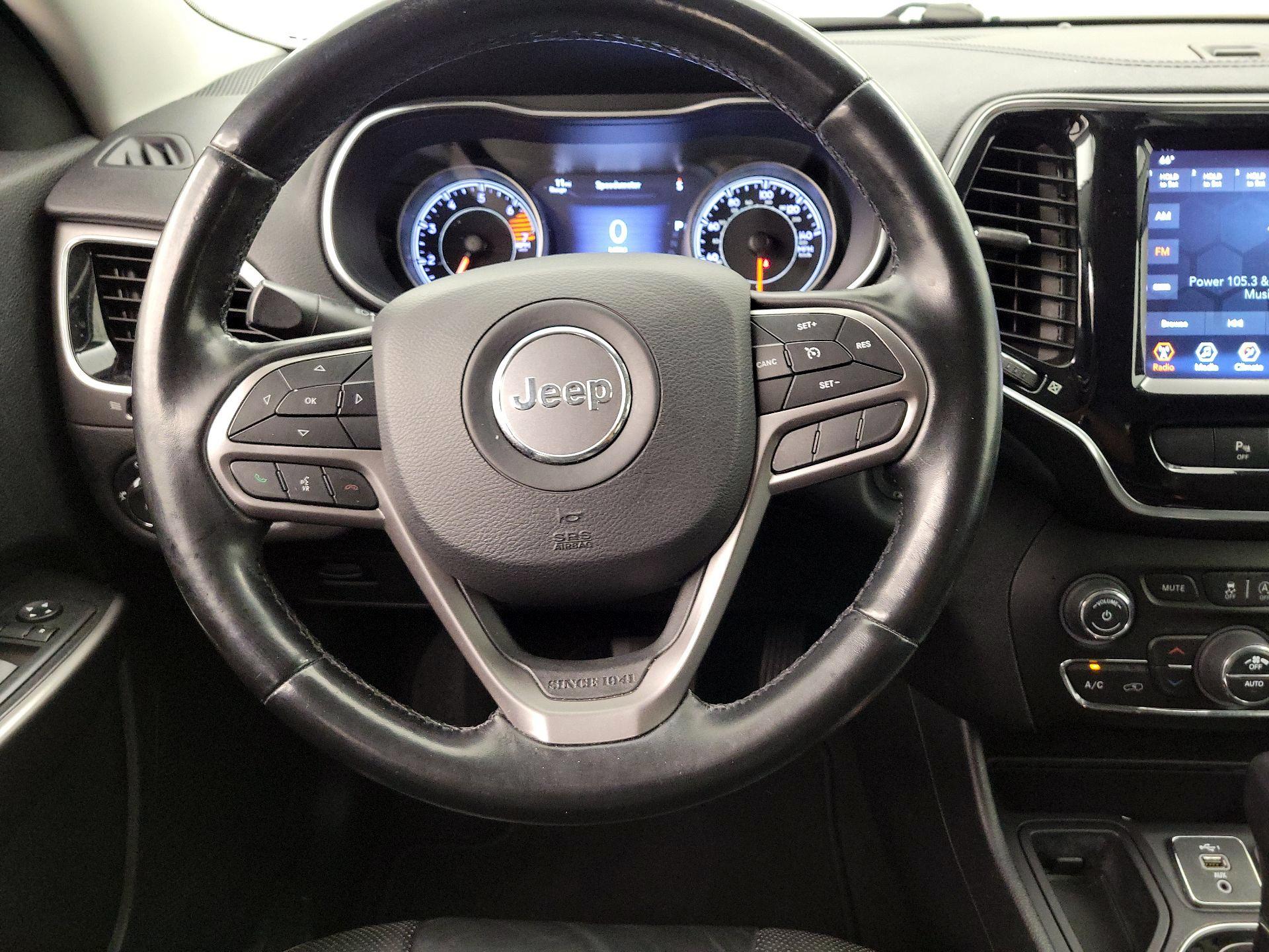 Thumbnail: 2020 Jeep Cherokee - 10