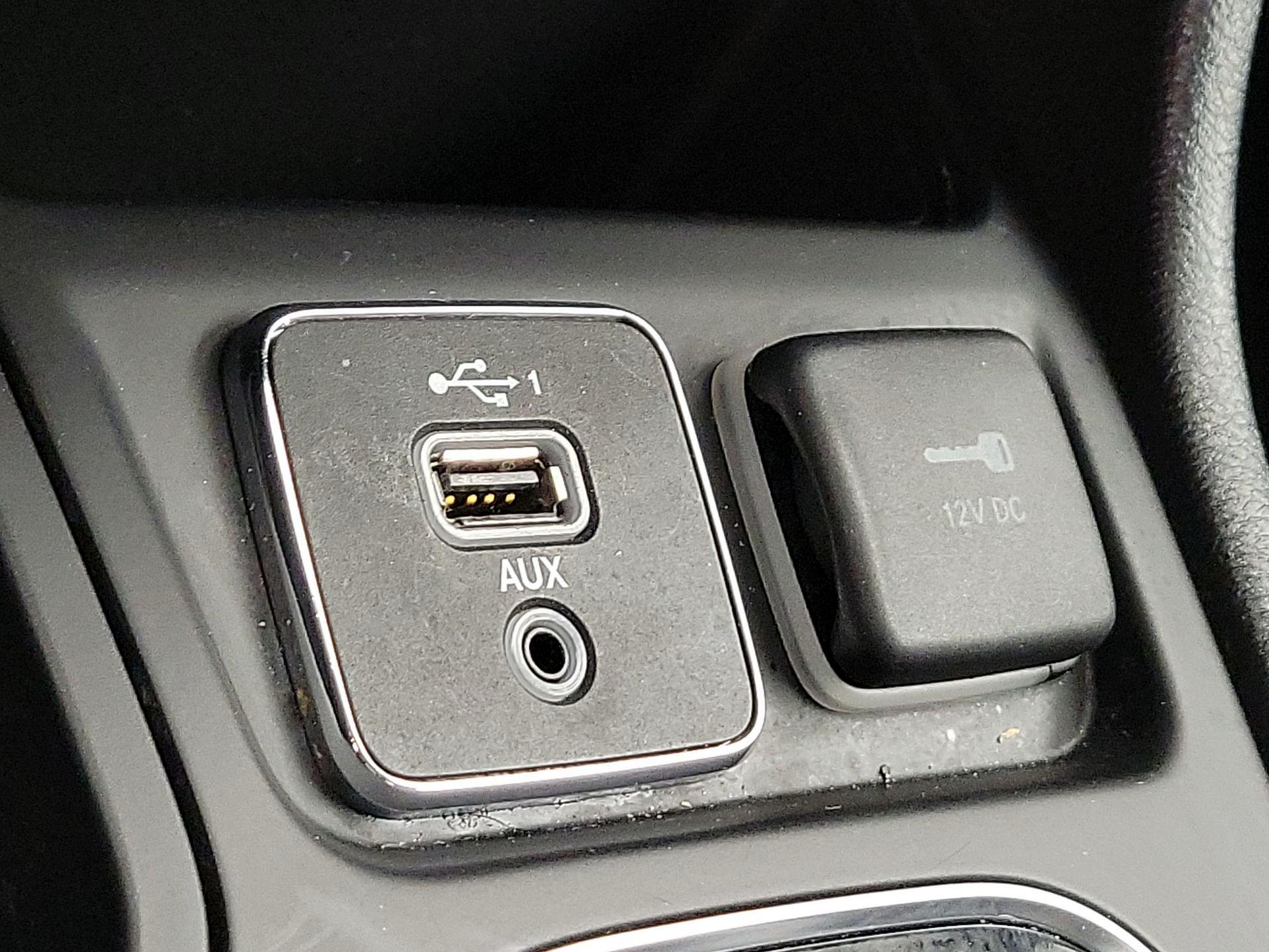 Thumbnail: 2020 Jeep Cherokee - 18