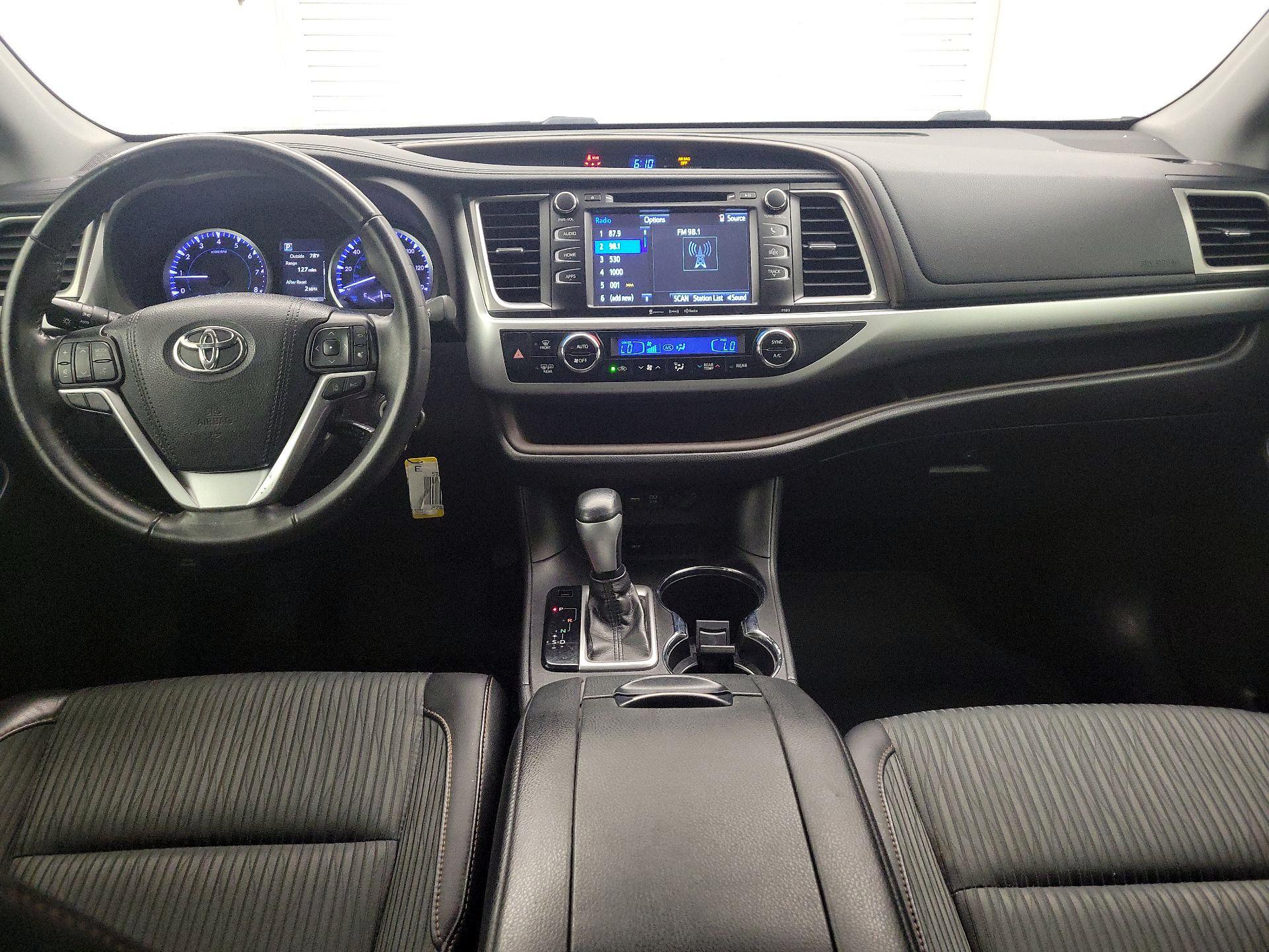 Thumbnail: 2019 Toyota Highlander - 9