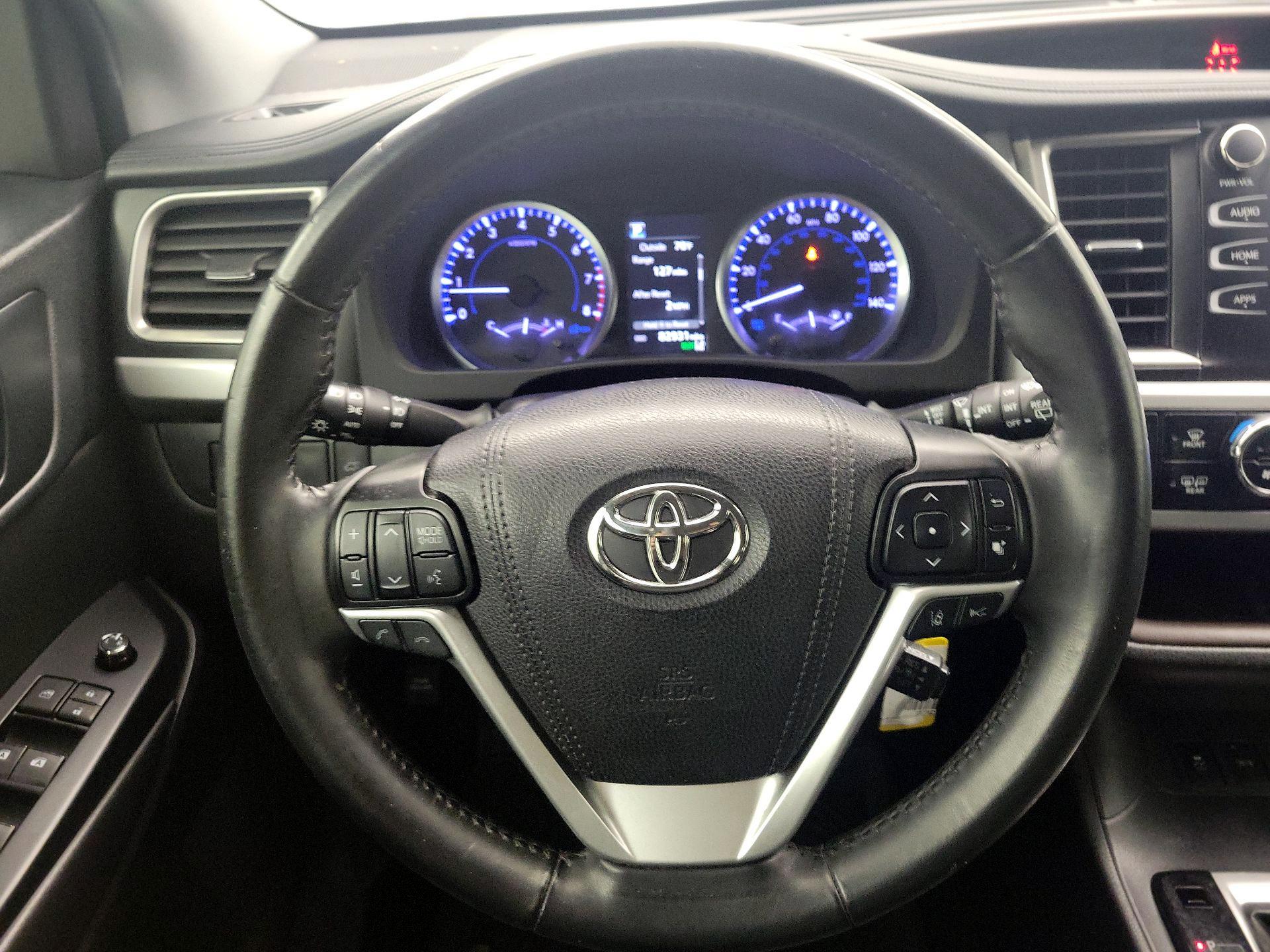 Thumbnail: 2019 Toyota Highlander - 10