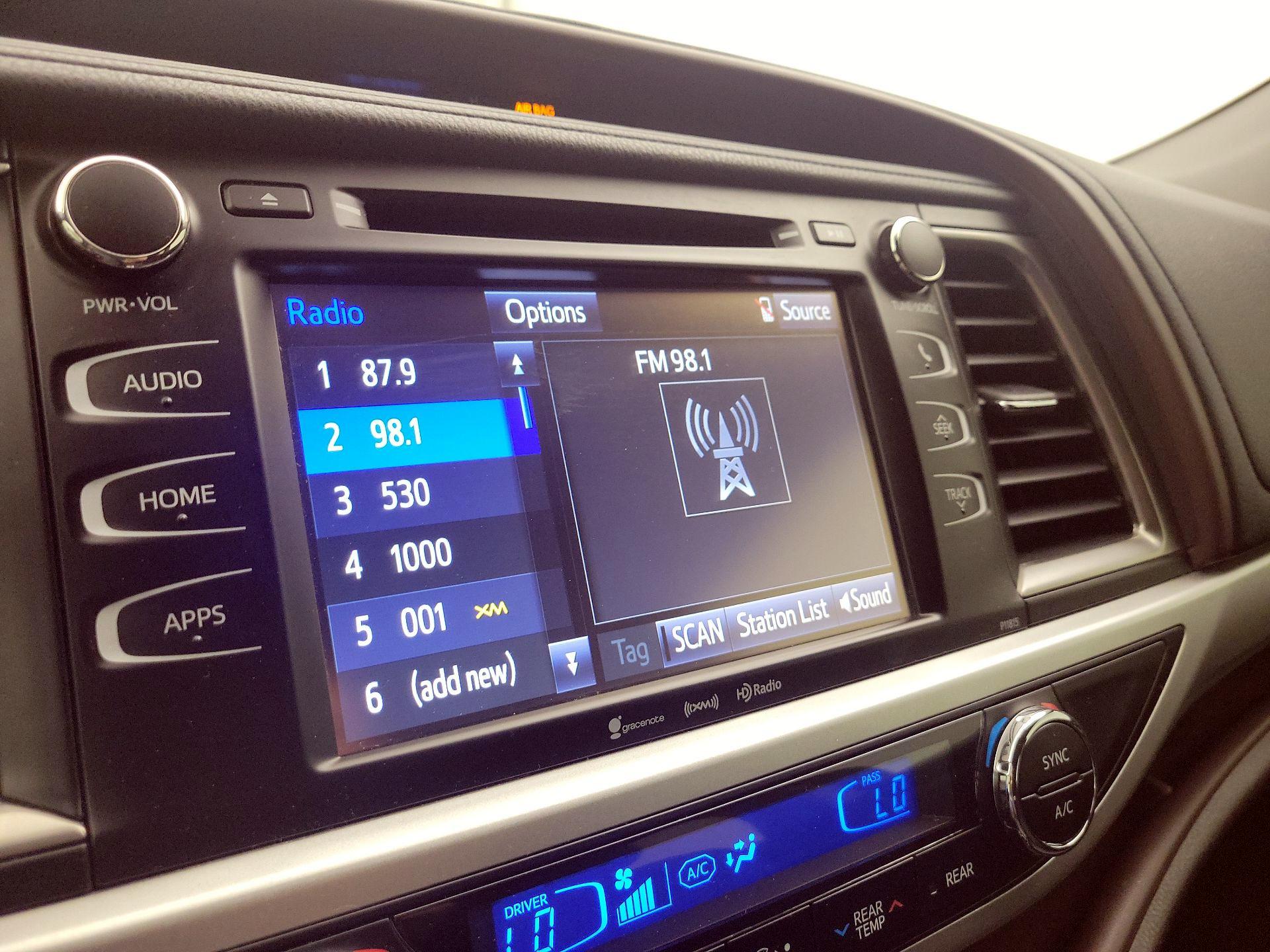 Thumbnail: 2019 Toyota Highlander - 15