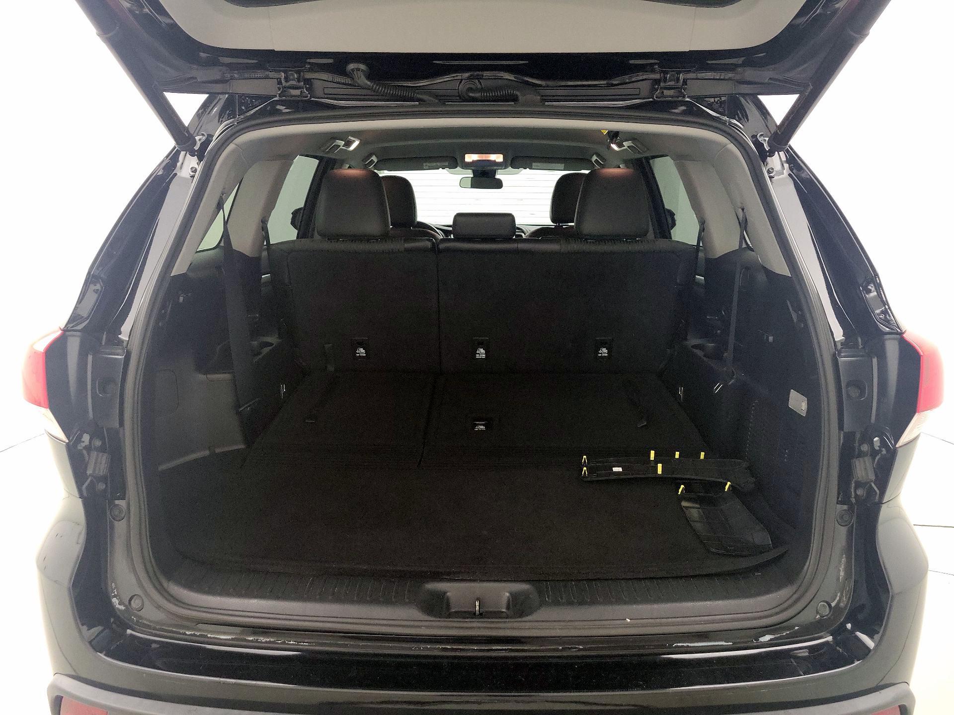 Thumbnail: 2019 Toyota Highlander - 20