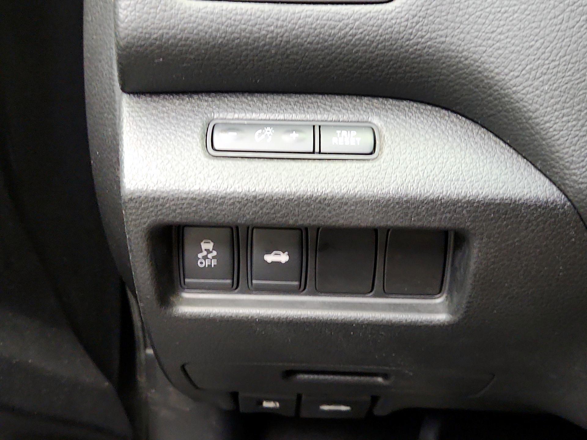 Thumbnail: 2014 Nissan Altima - 13