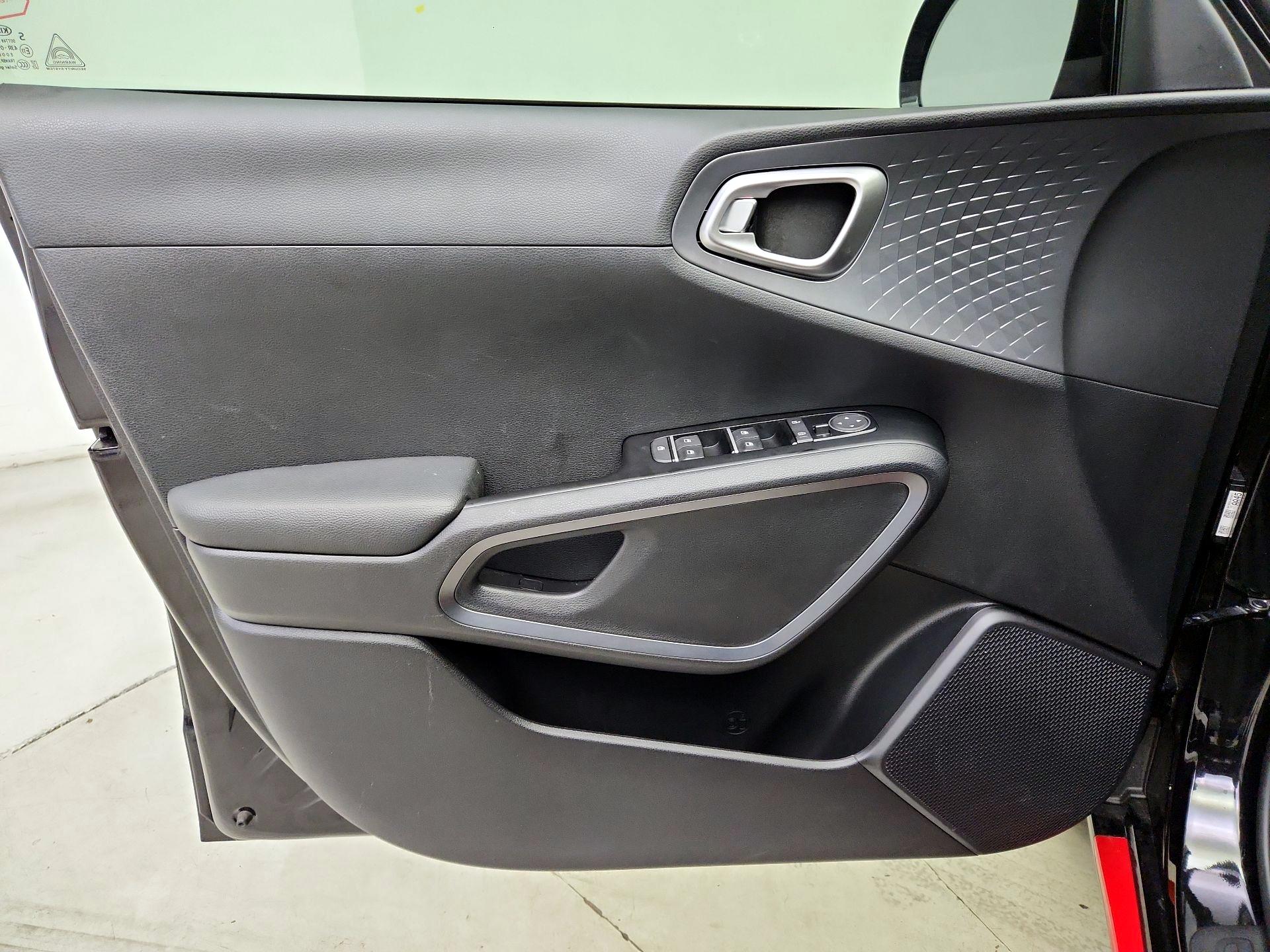 Thumbnail: 2020 Kia Soul - 12