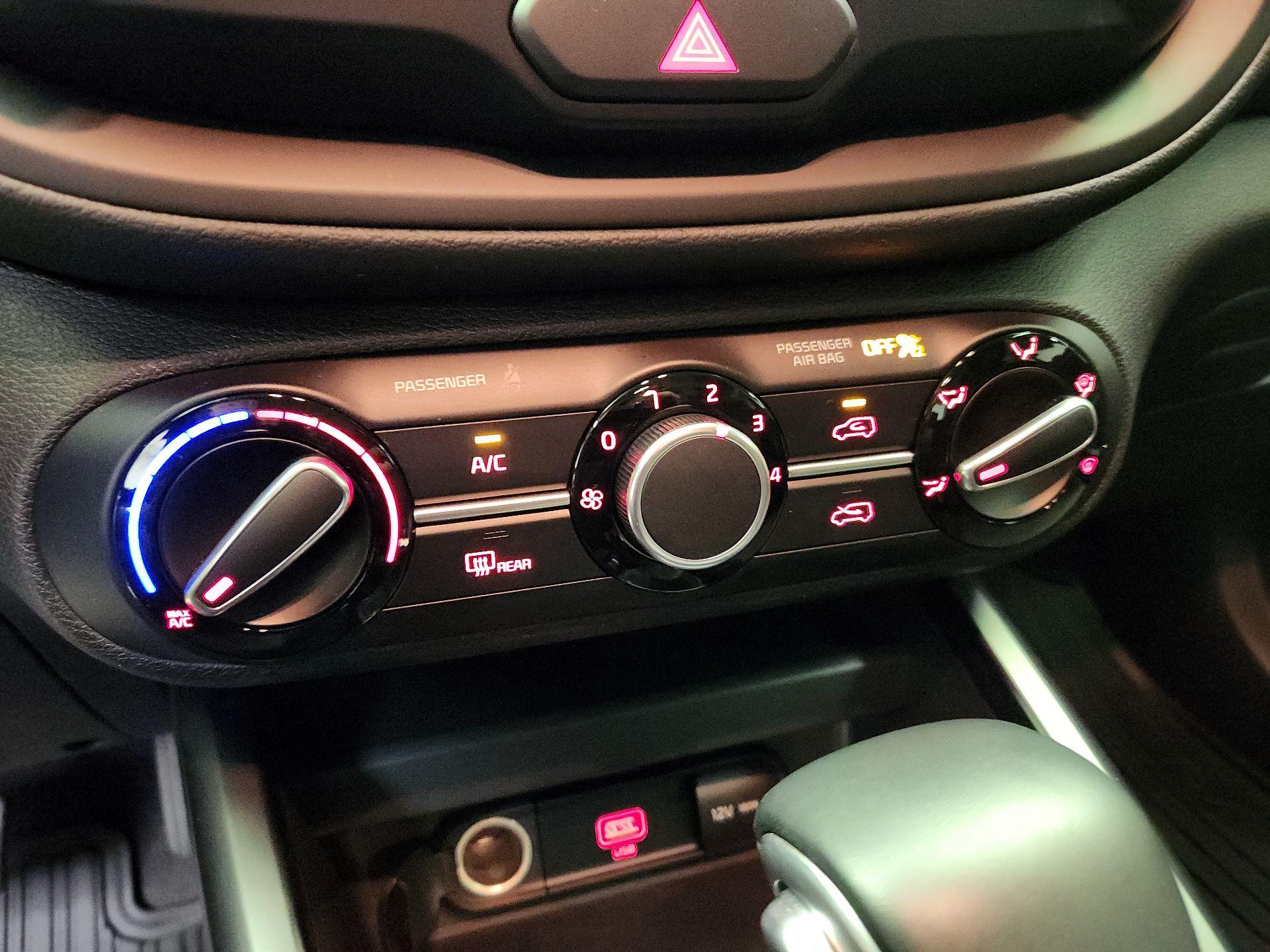 Thumbnail: 2020 Kia Soul - 16