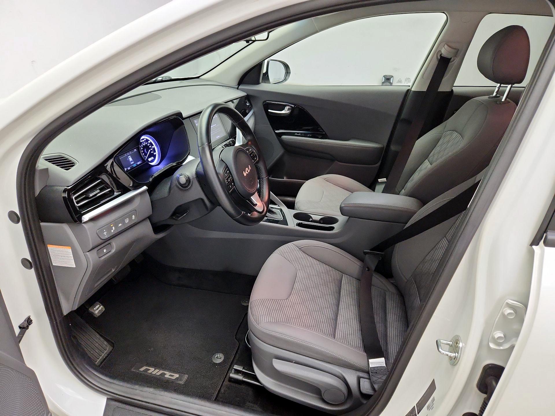 Thumbnail: 2022 Kia Niro - 11