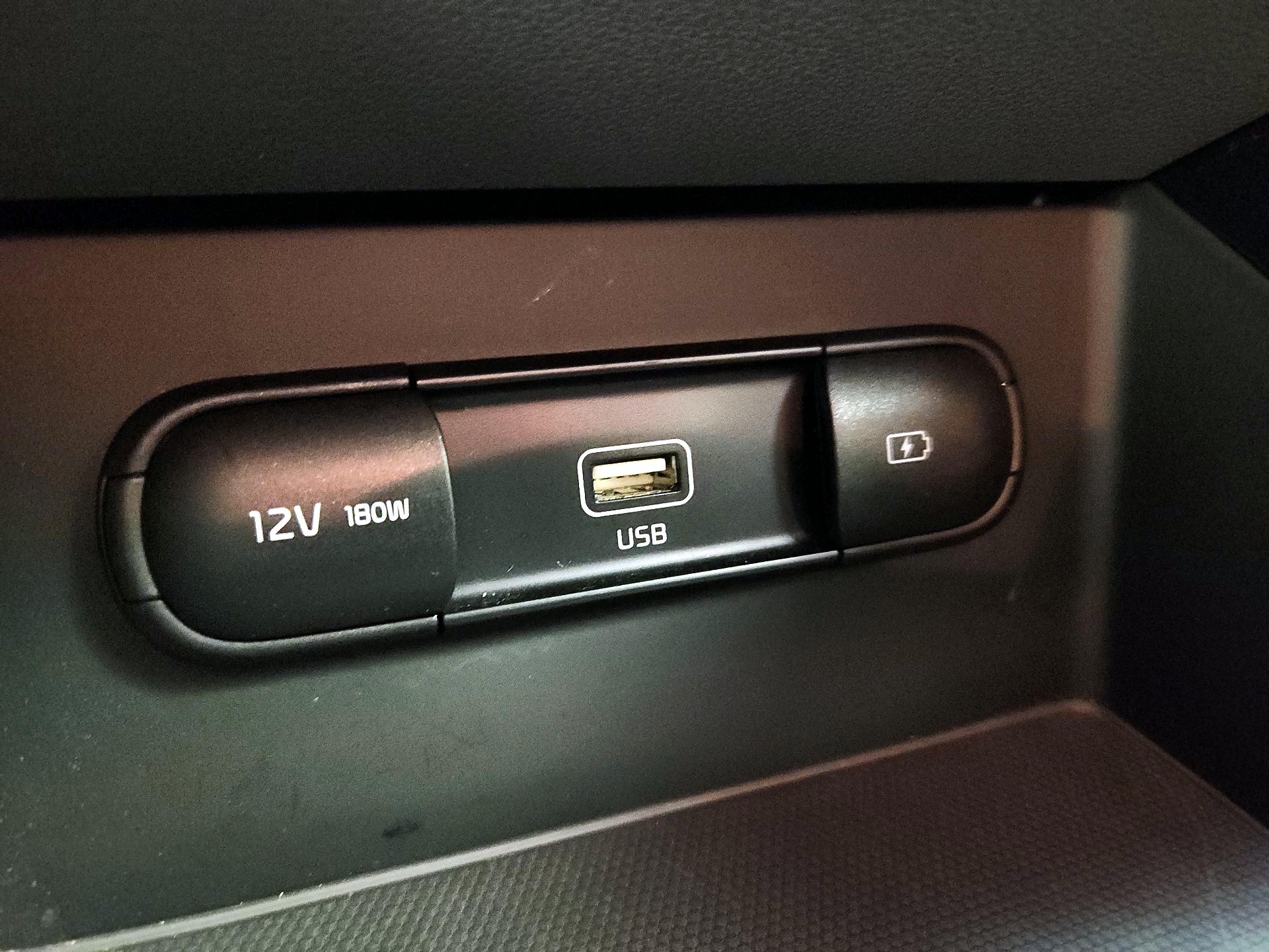 Thumbnail: 2022 Kia Niro - 18