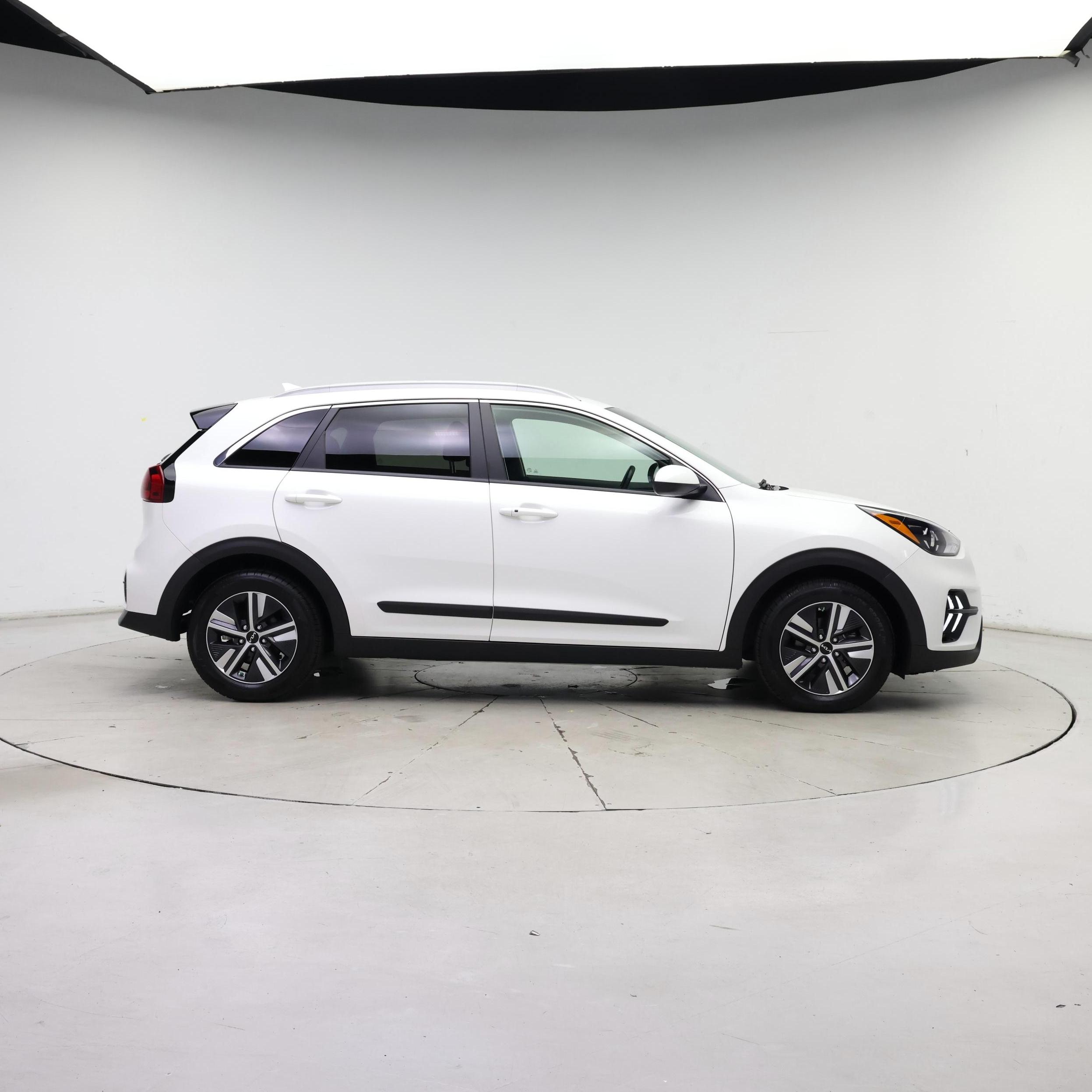 Thumbnail: 2022 Kia Niro - 7