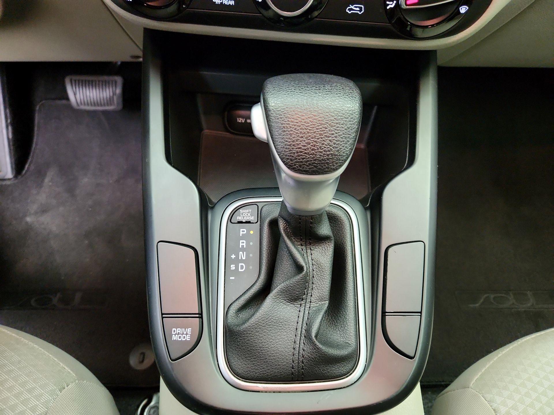 Thumbnail: 2023 Kia Soul - 17