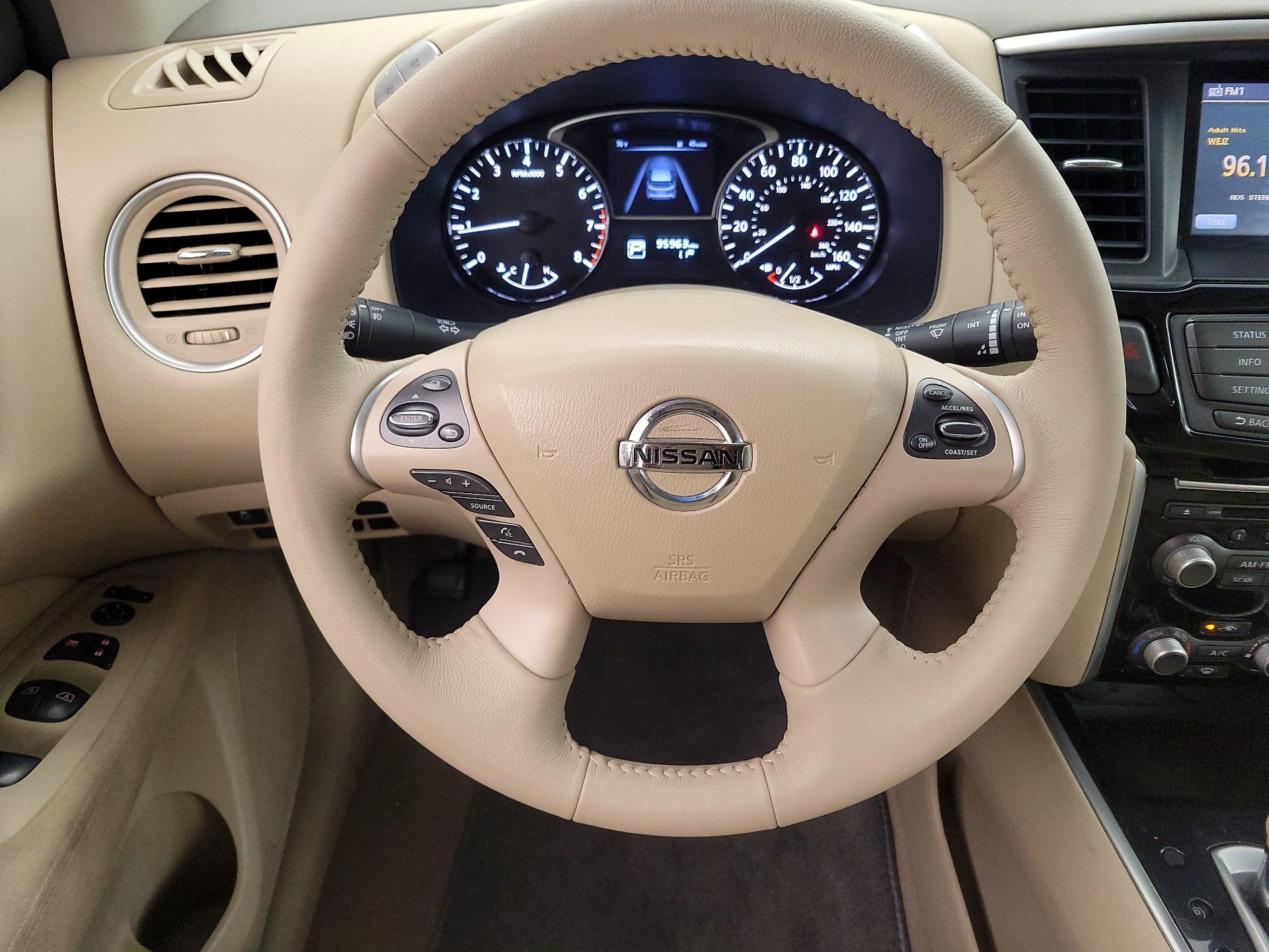Thumbnail: 2015 Nissan Pathfinder - 10