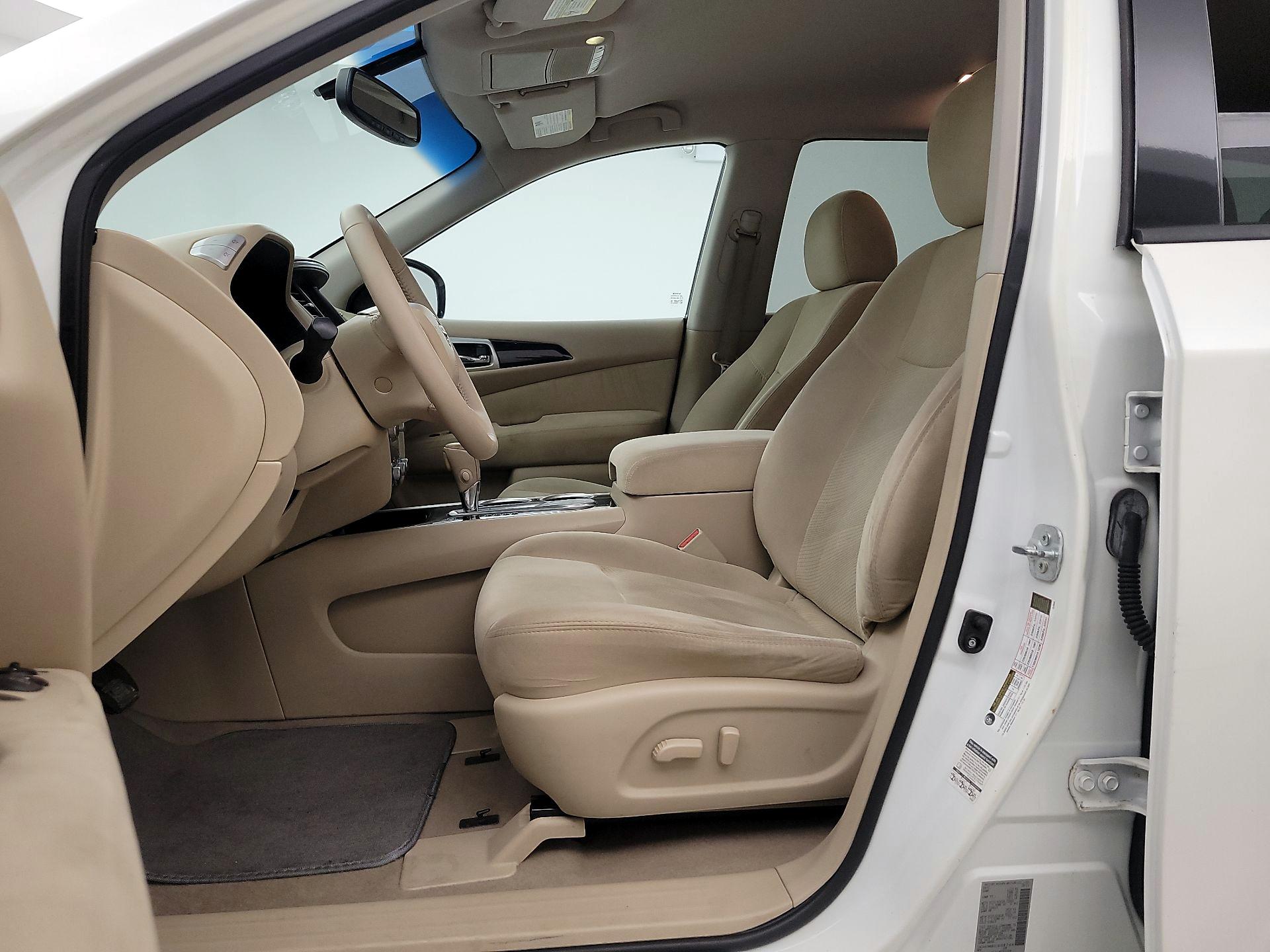 Thumbnail: 2015 Nissan Pathfinder - 11