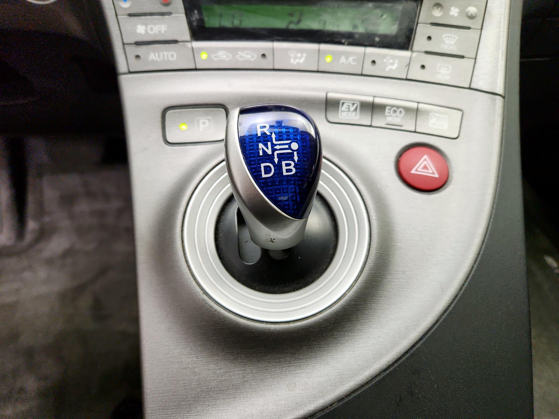 Thumbnail: 2014 Toyota Prius - 16