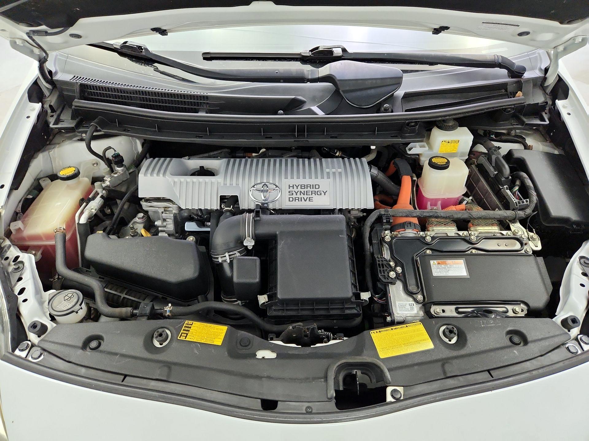 Thumbnail: 2014 Toyota Prius - 20