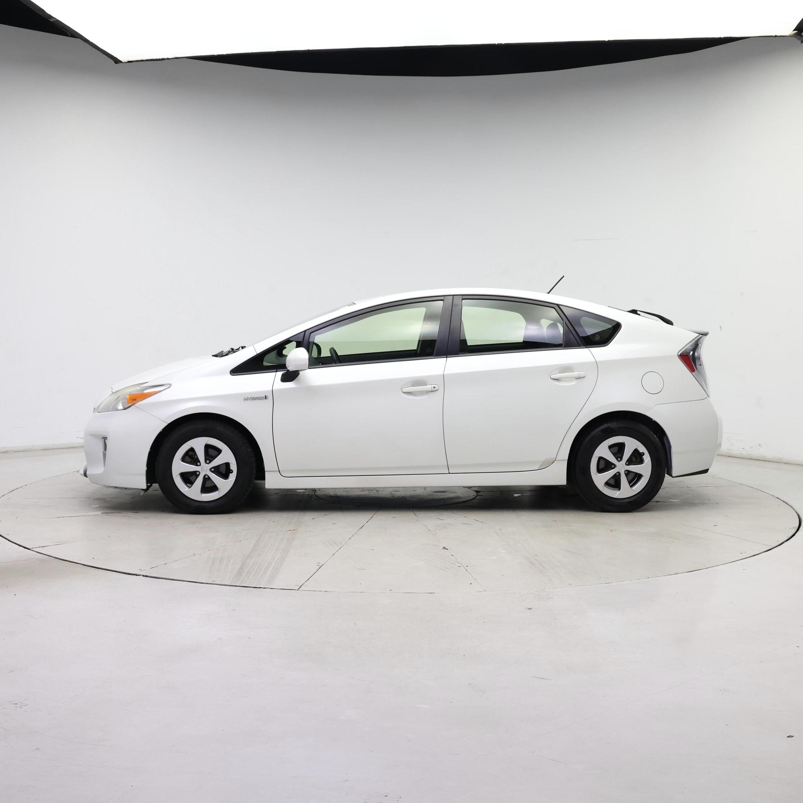 Thumbnail: 2014 Toyota Prius - 3