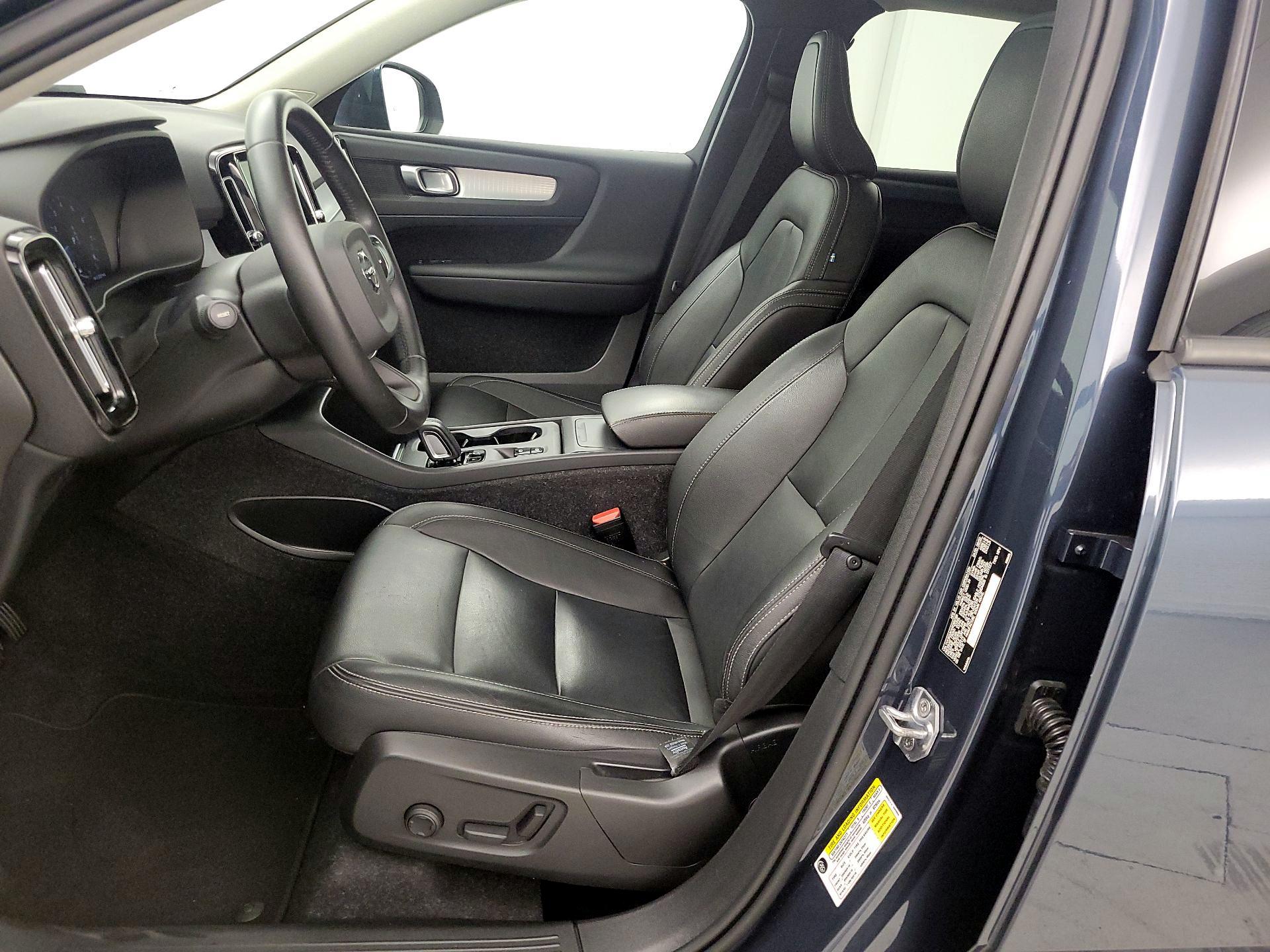 Thumbnail: 2021 Volvo XC40 - 11