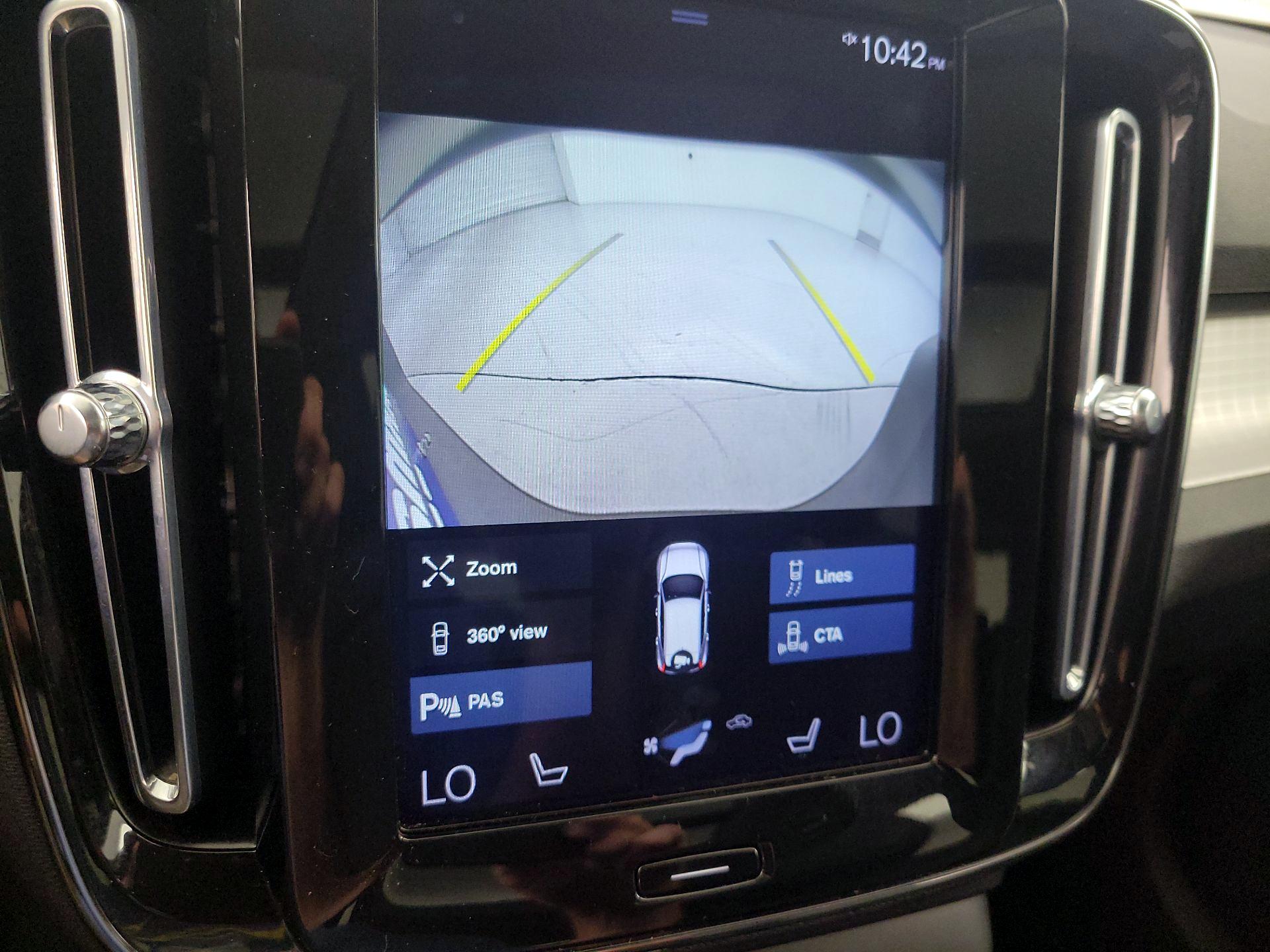 Thumbnail: 2021 Volvo XC40 - 15