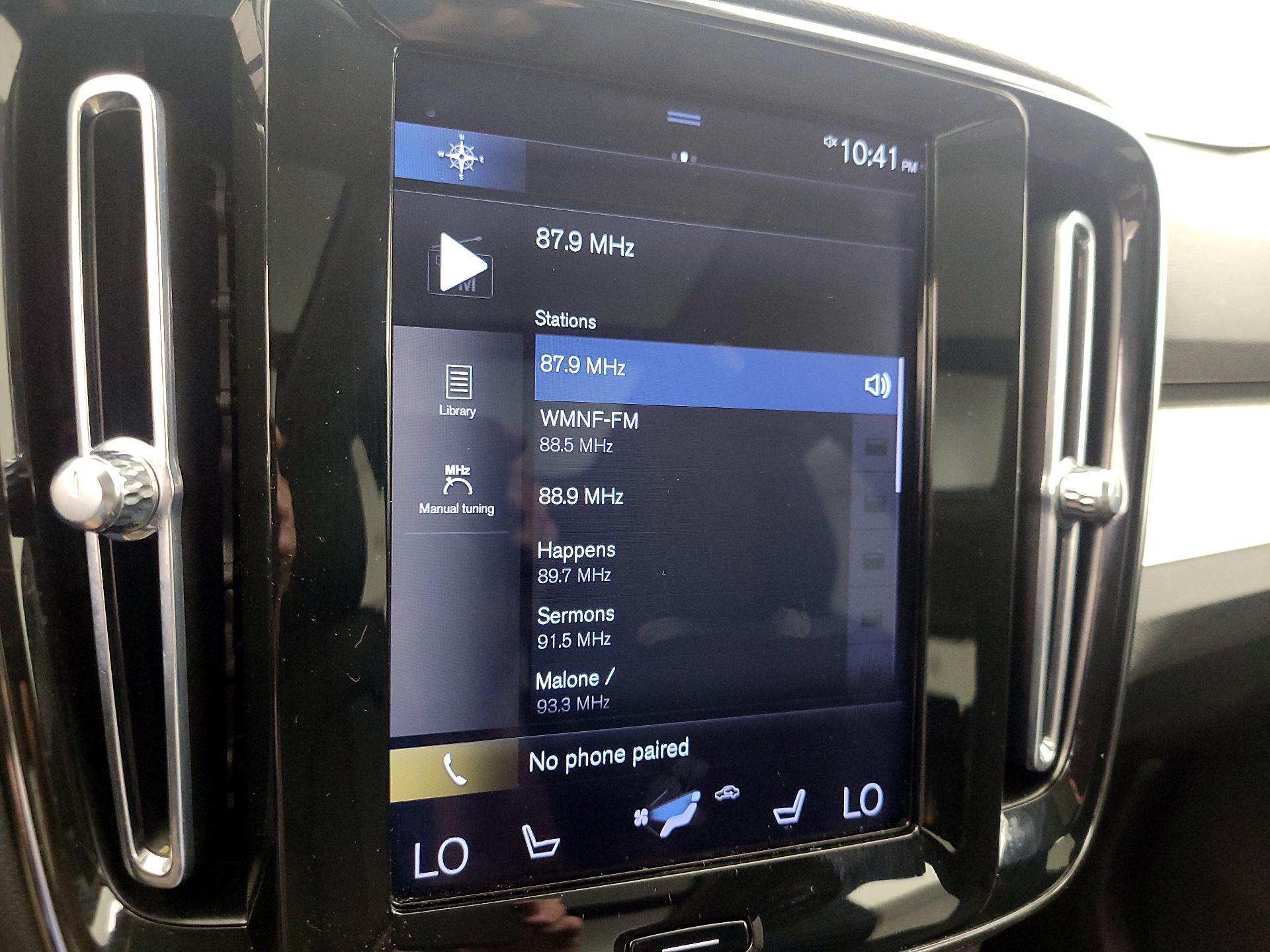 Thumbnail: 2021 Volvo XC40 - 16