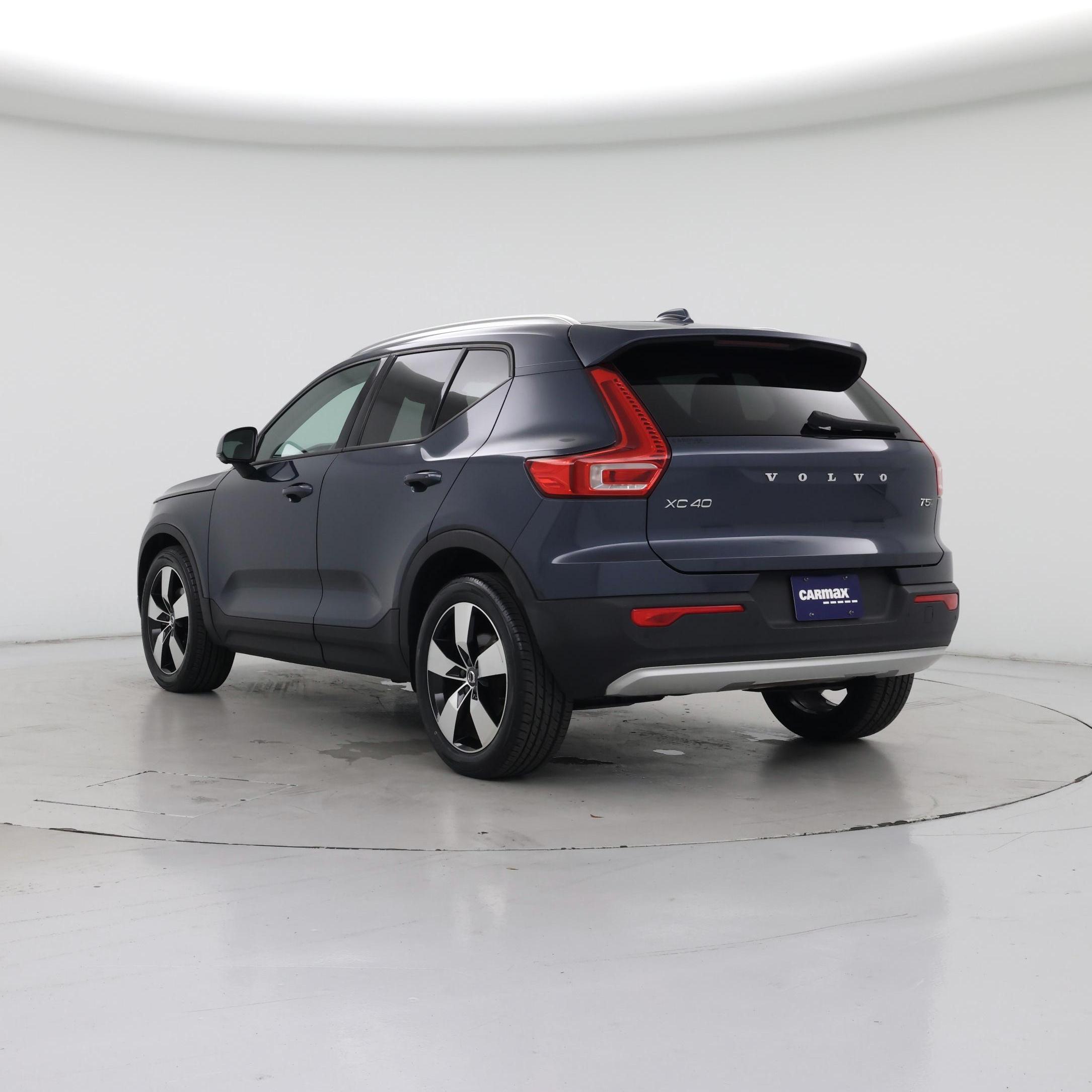 Thumbnail: 2021 Volvo XC40 - 2