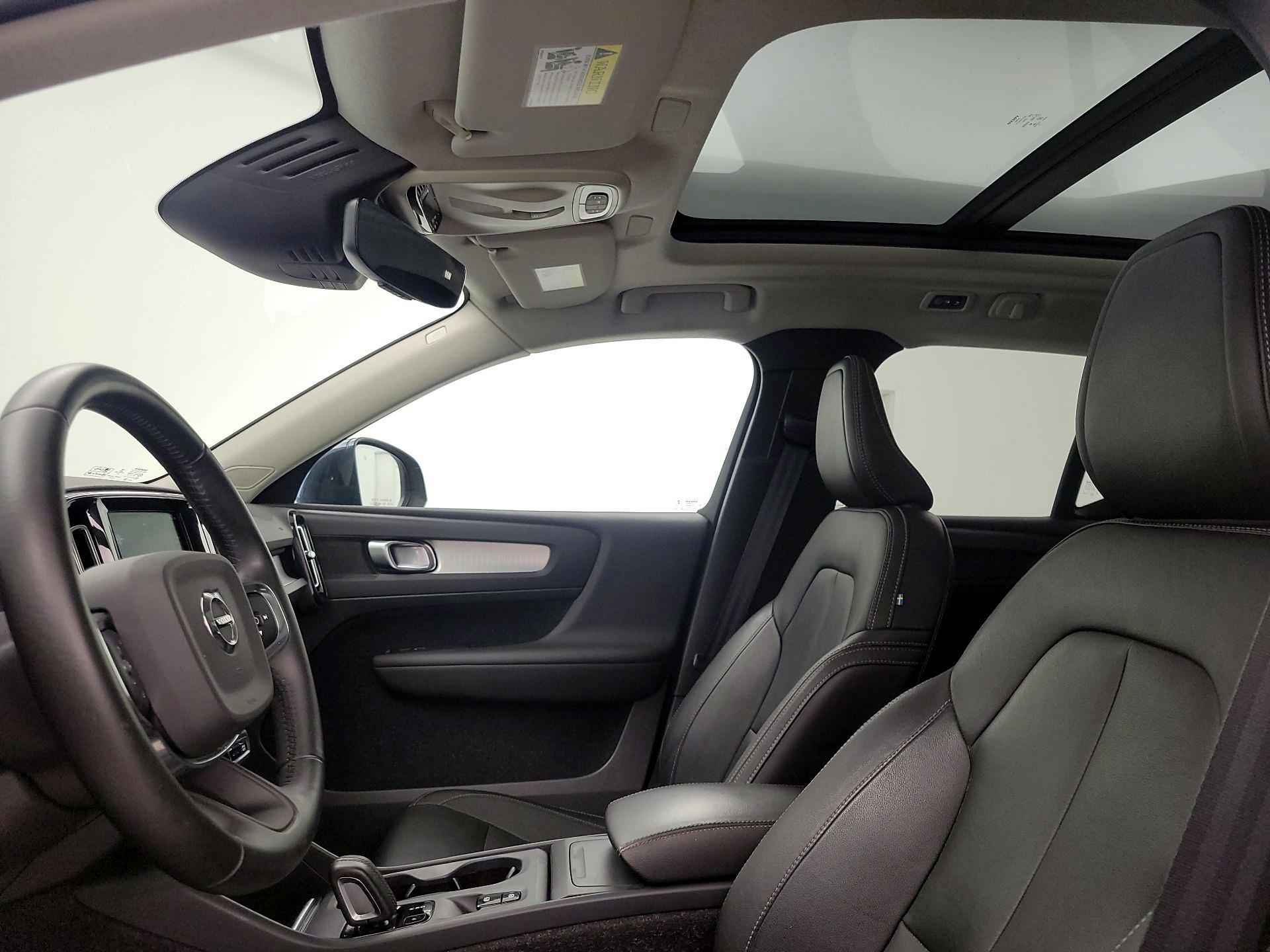 Thumbnail: 2021 Volvo XC40 - 20