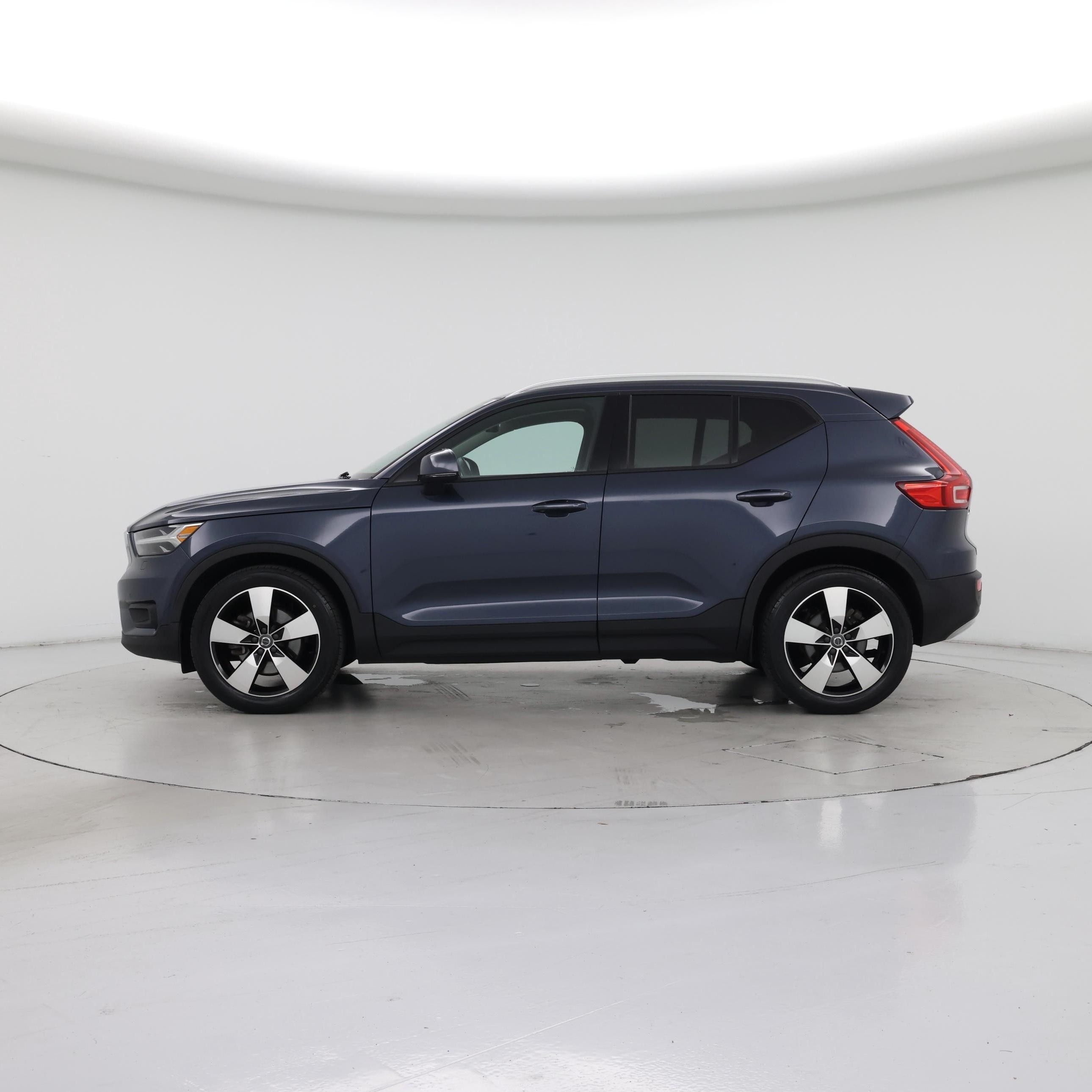 Thumbnail: 2021 Volvo XC40 - 3