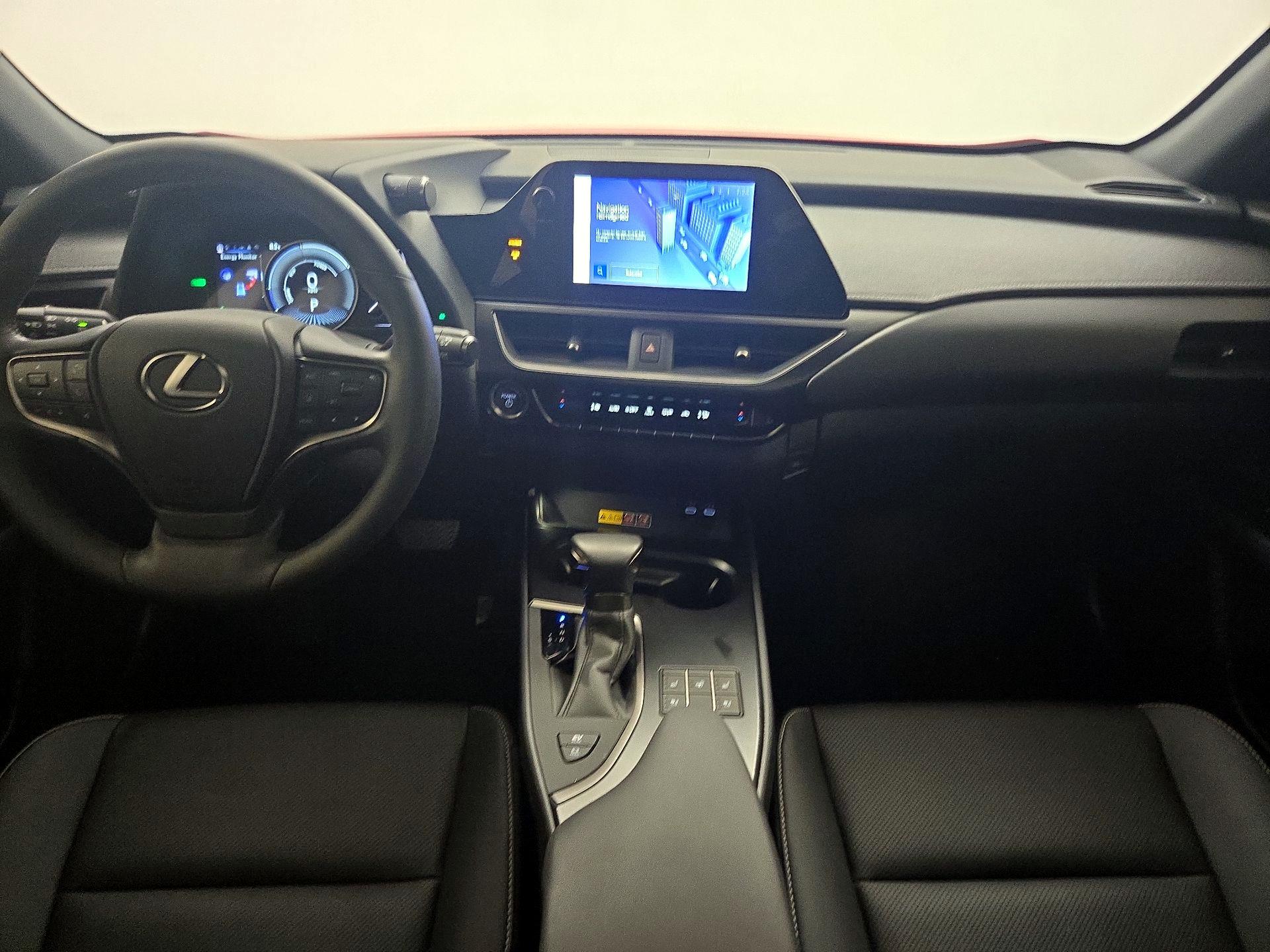 Thumbnail: 2023 Lexus UX - 9