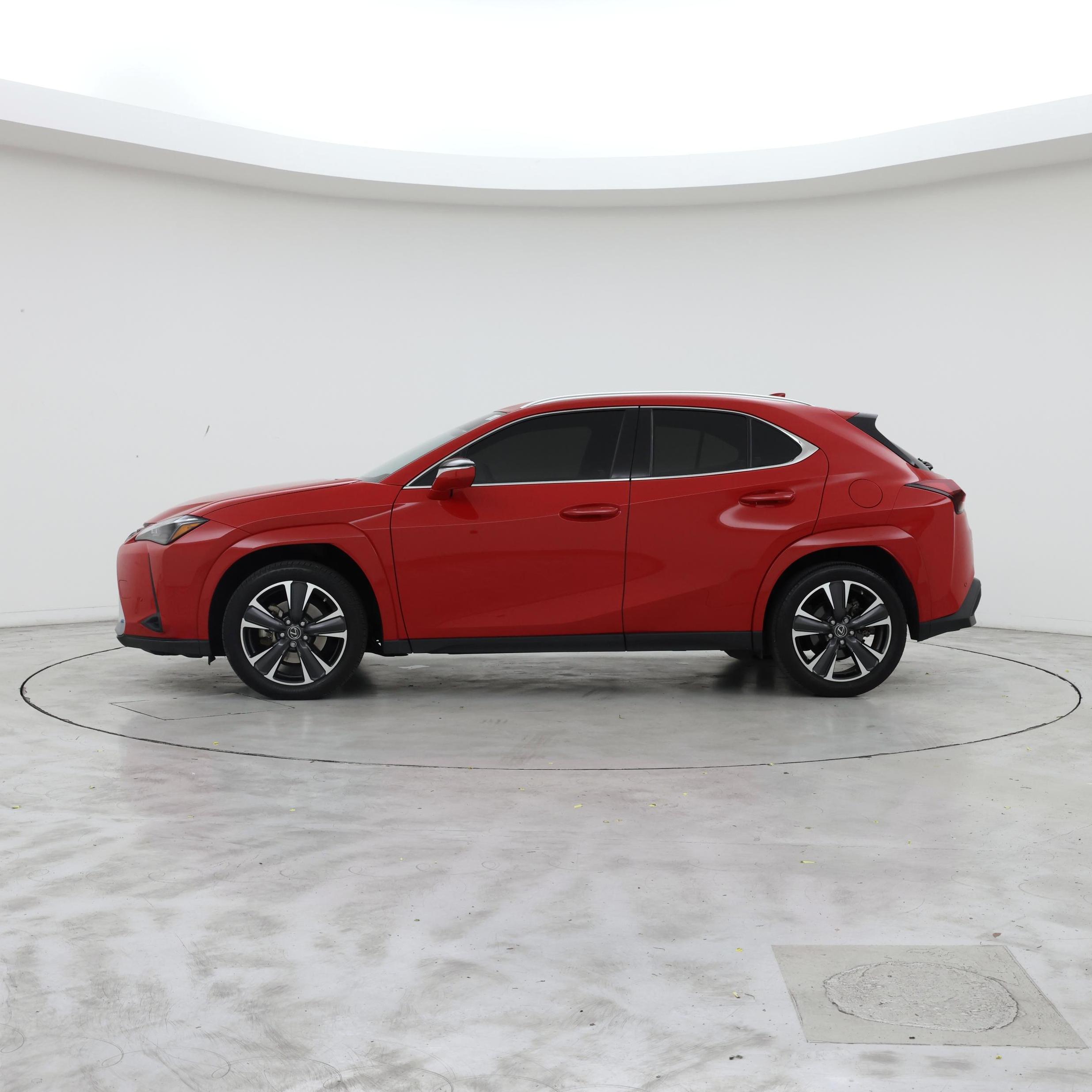 Thumbnail: 2023 Lexus UX - 3